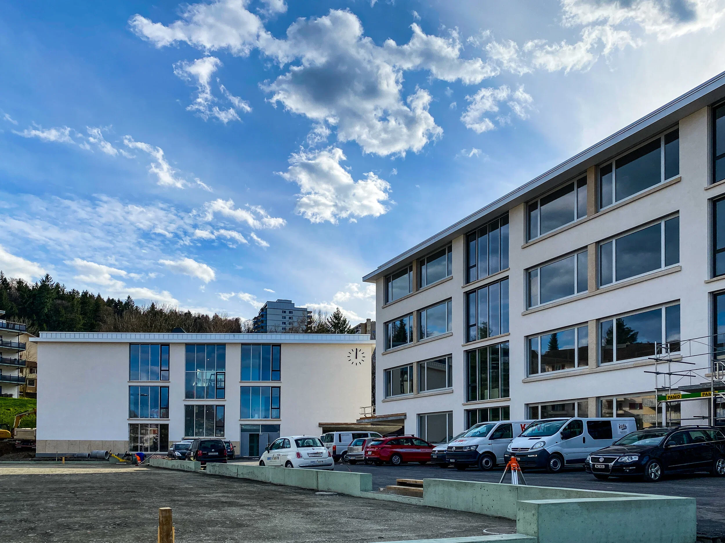 Ecolite-Hinterlüftete-Fassadensysteme-Schulhaus-Staffeln-Luzern-0.webp