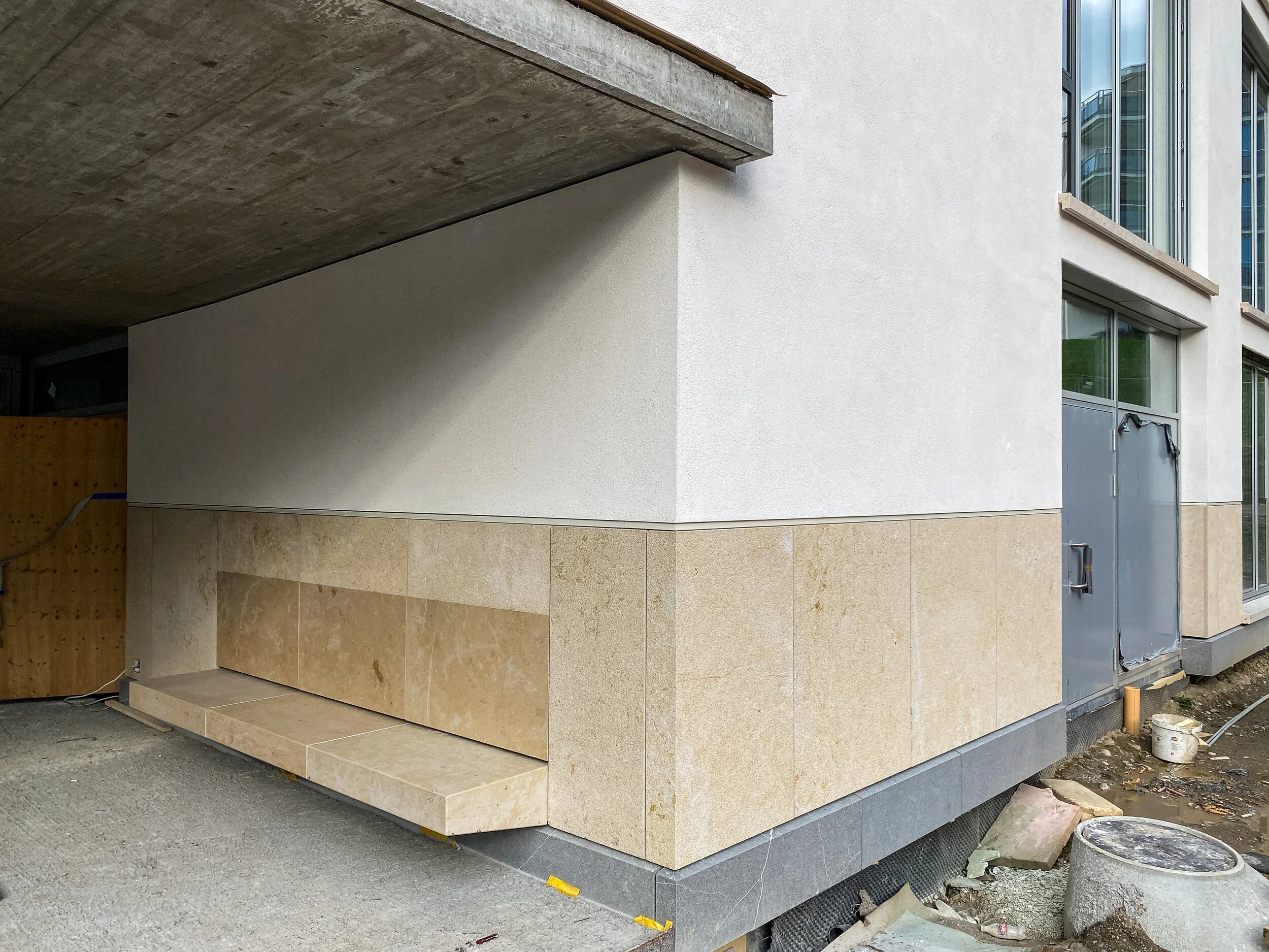 Ecolite-Hinterlüftete-Fassadensysteme-Schulhaus-Staffeln-Luzern-5.webp