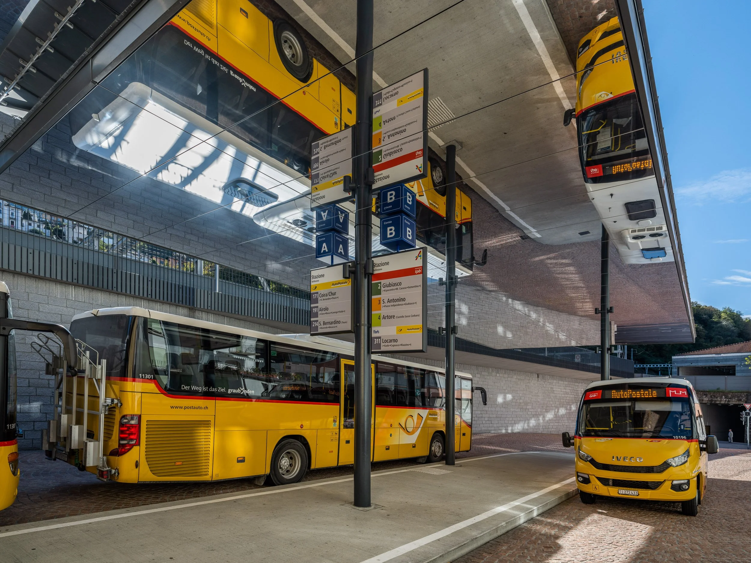 20201017_busstation_bellinzona_DSF8648.jpg