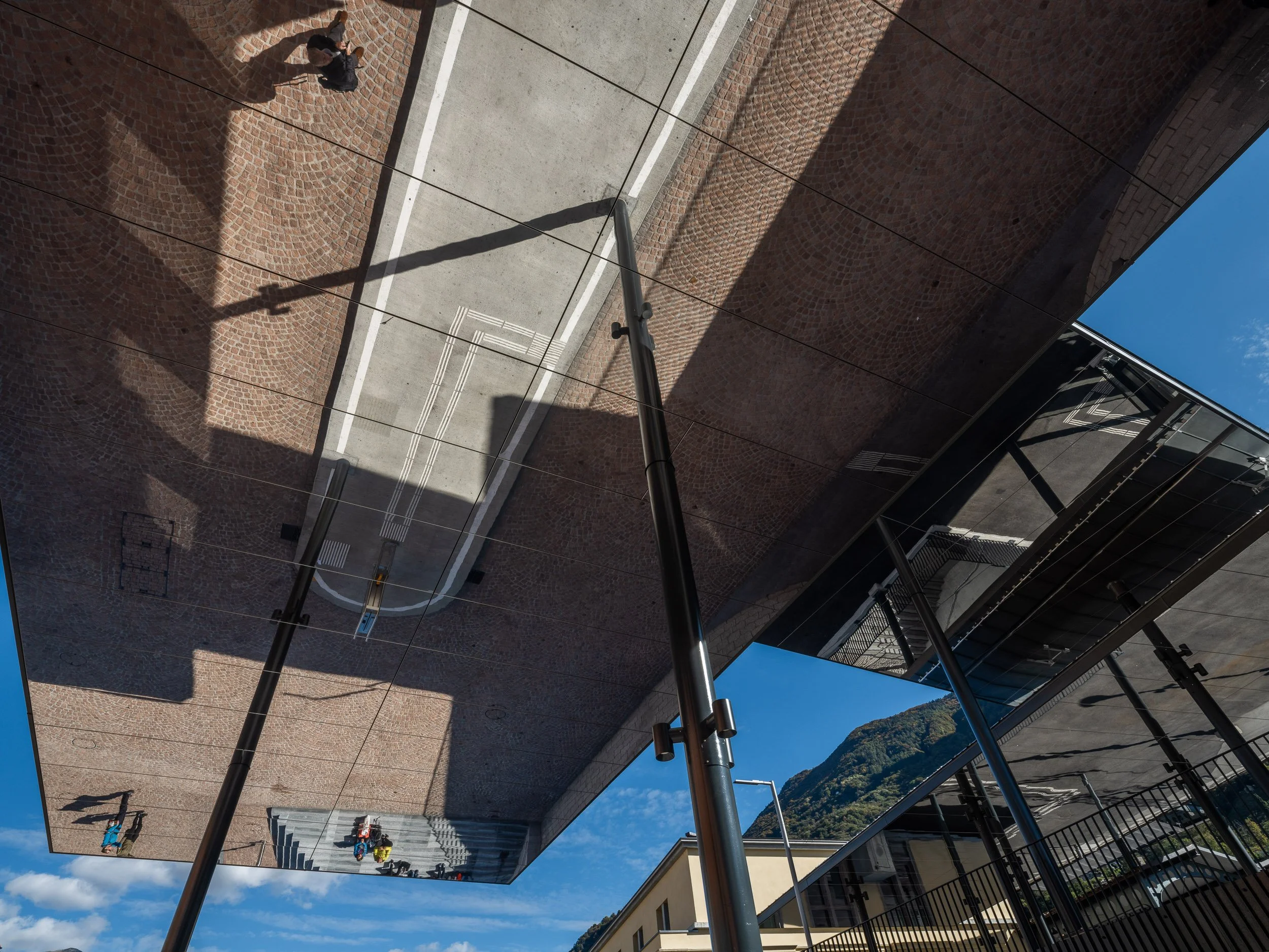 20201017_busstation_bellinzona_DSF8759.jpg
