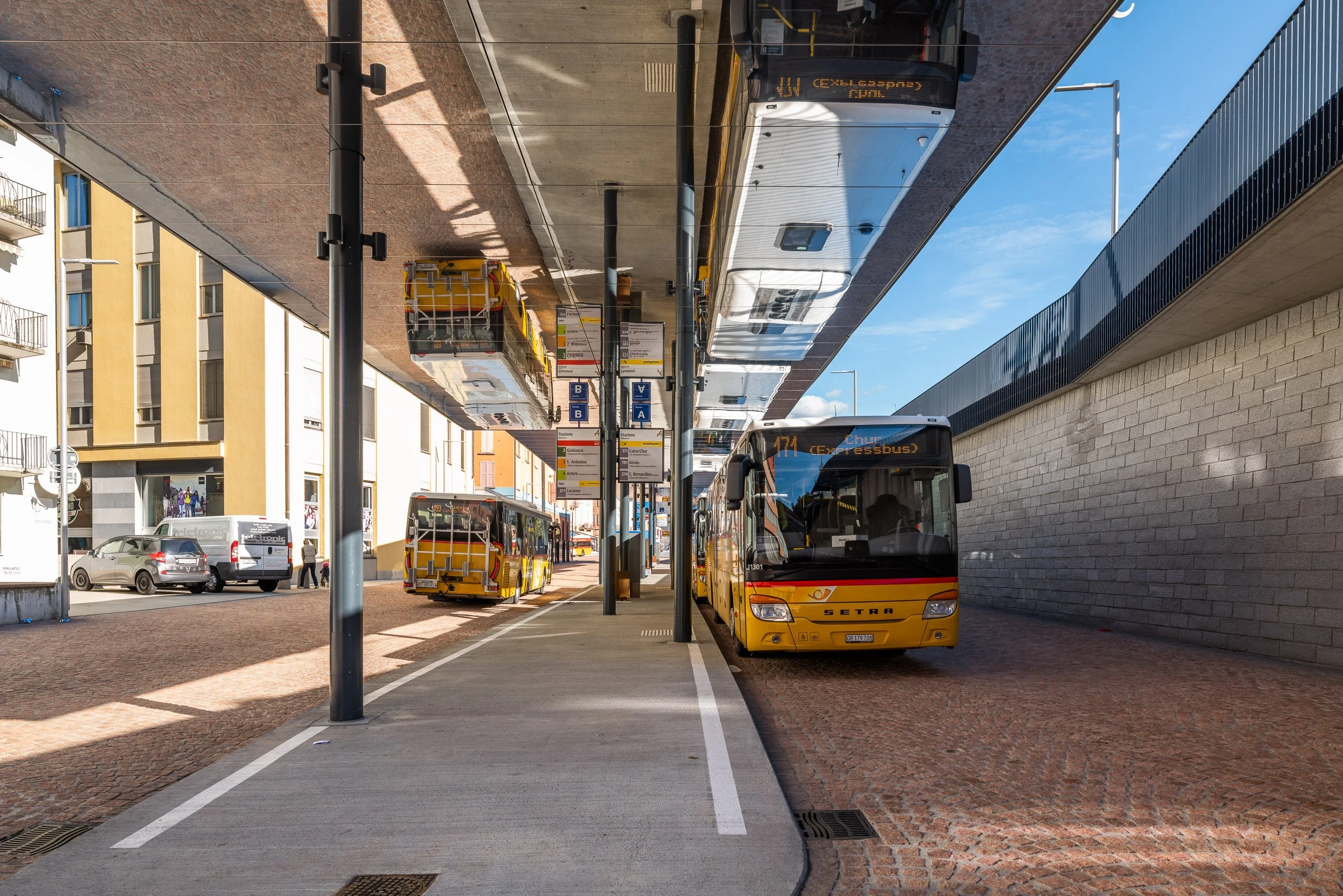 20201017_busstation_bellinzonaL1070792.jpg