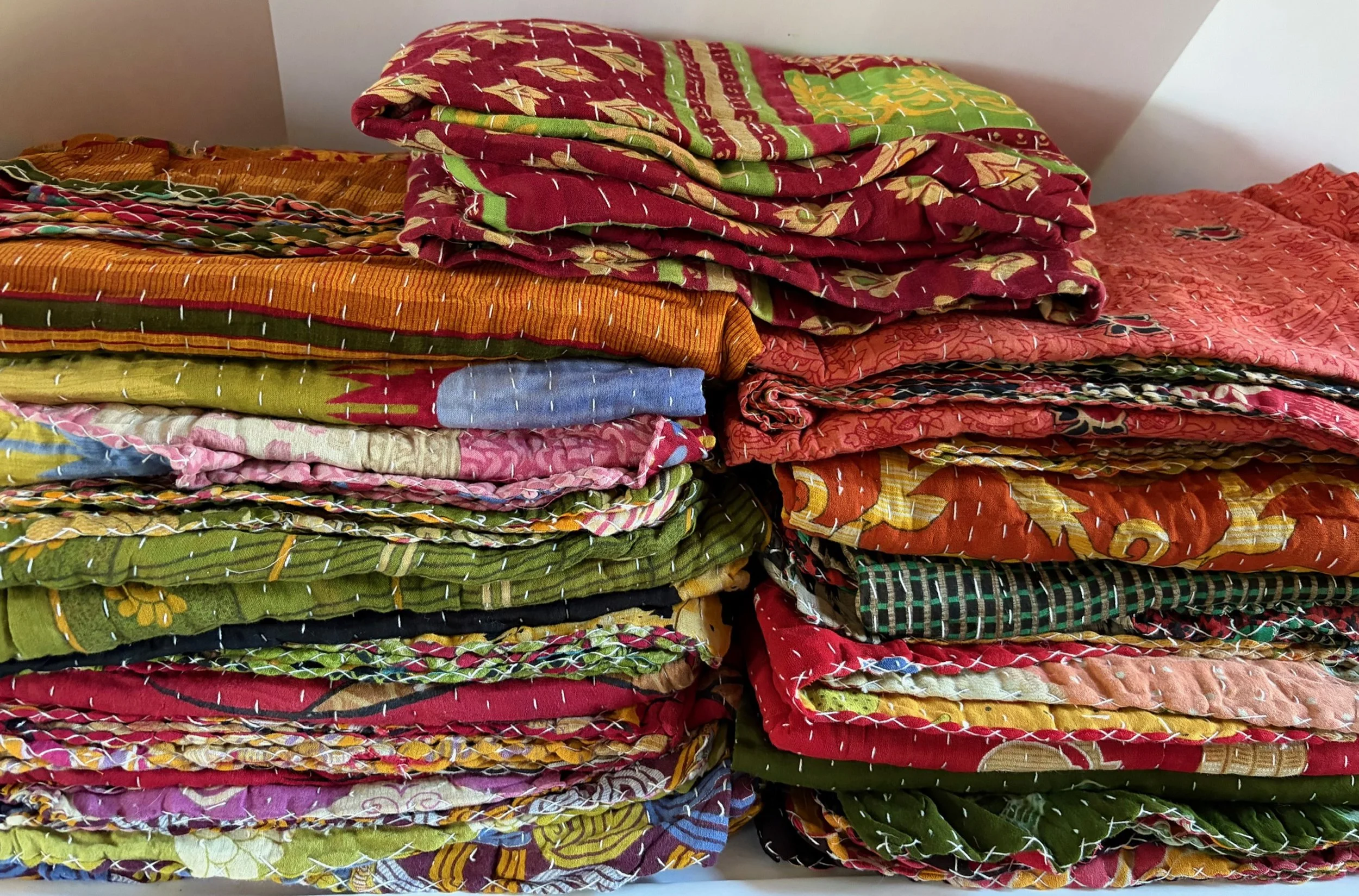 Vintage Kantha Quilt – Reversible Handmade Throw from Recycled Sari Cotton