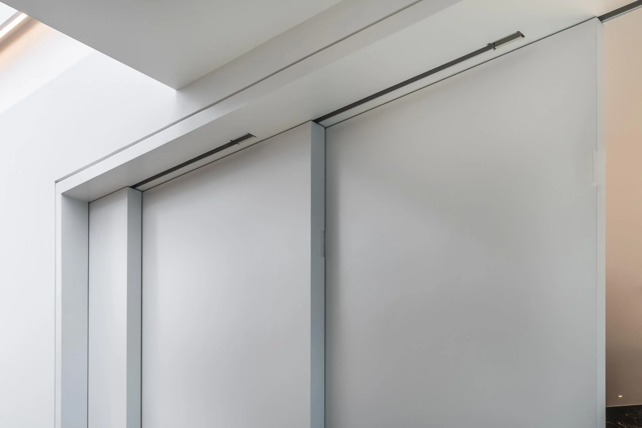 door slides - up close.jpg