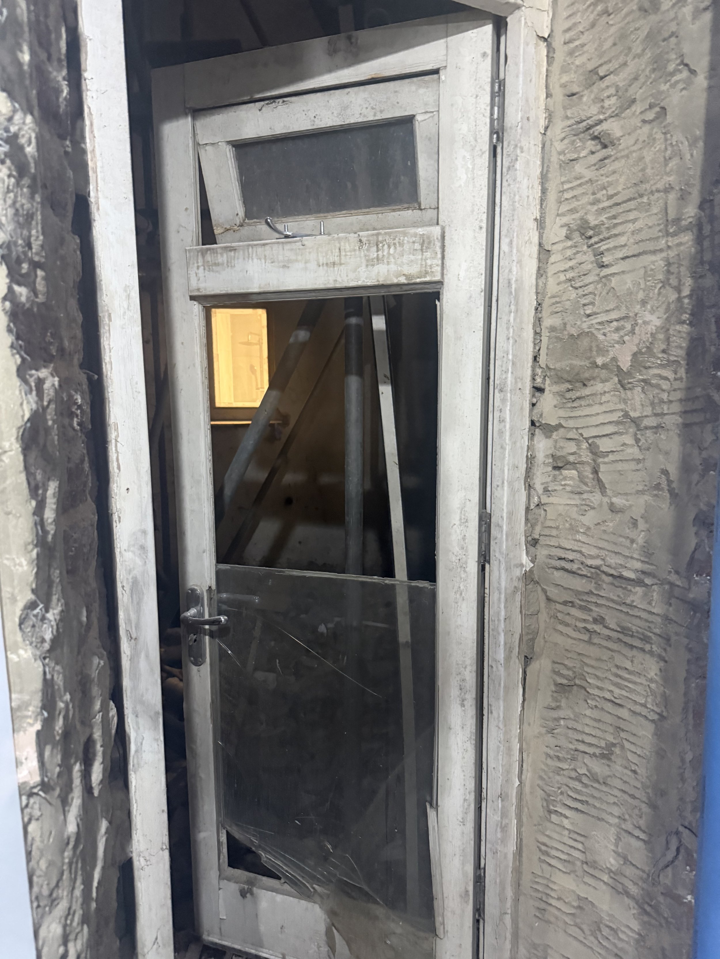 broken small window.jpeg