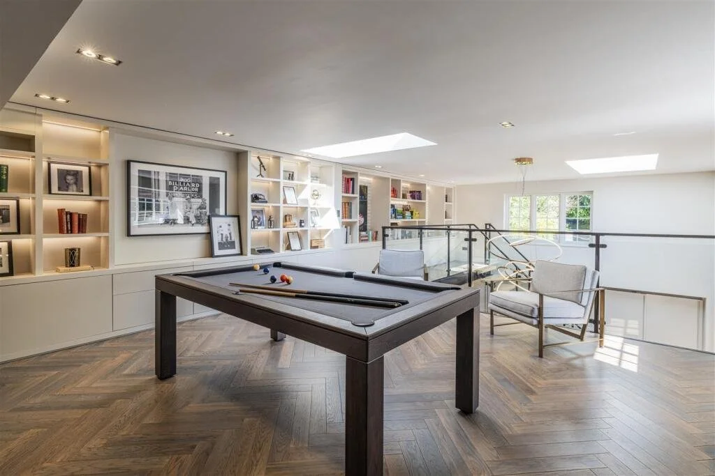 Upstairs pool table.jpeg