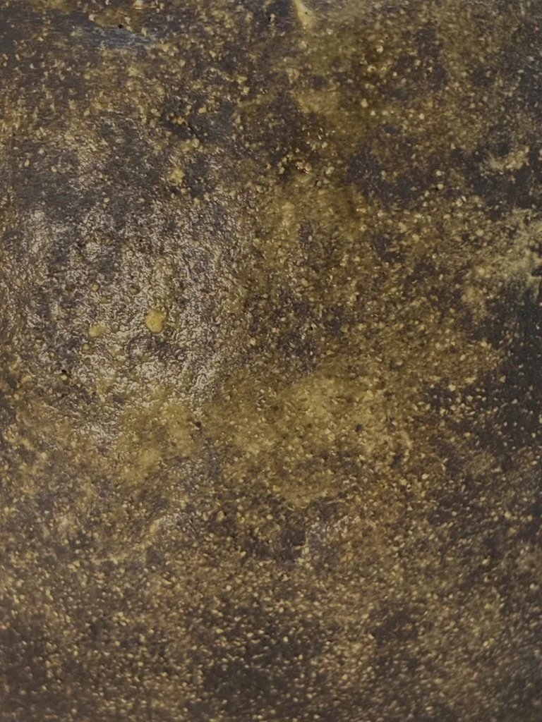 detail-patine-doree-vase-oeuf-tsuki.jpg