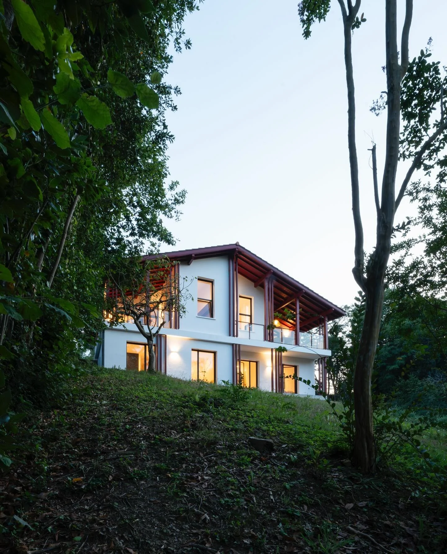 VILLA ALI

Photos : @basa.visuals 

#architecture #design #homestyle #archilover #architecturephotography #guethary #paysbasque #facade #architecturelovers