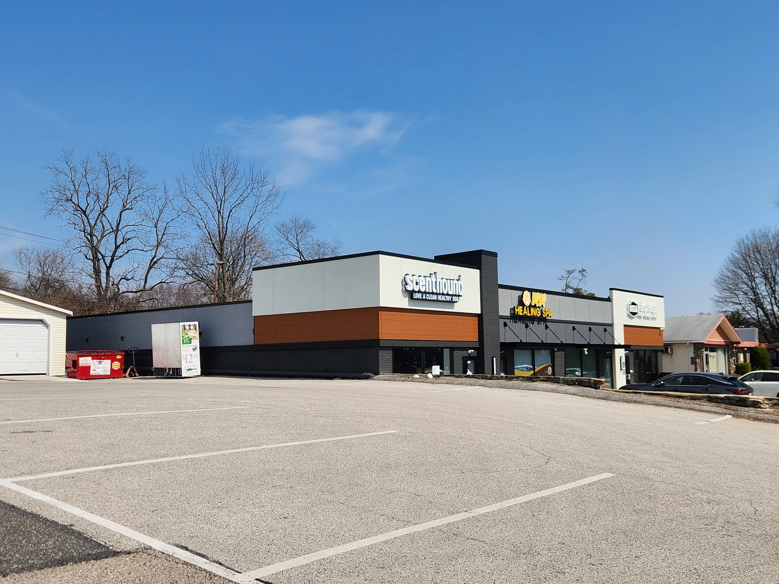 Newtown Square- Photo