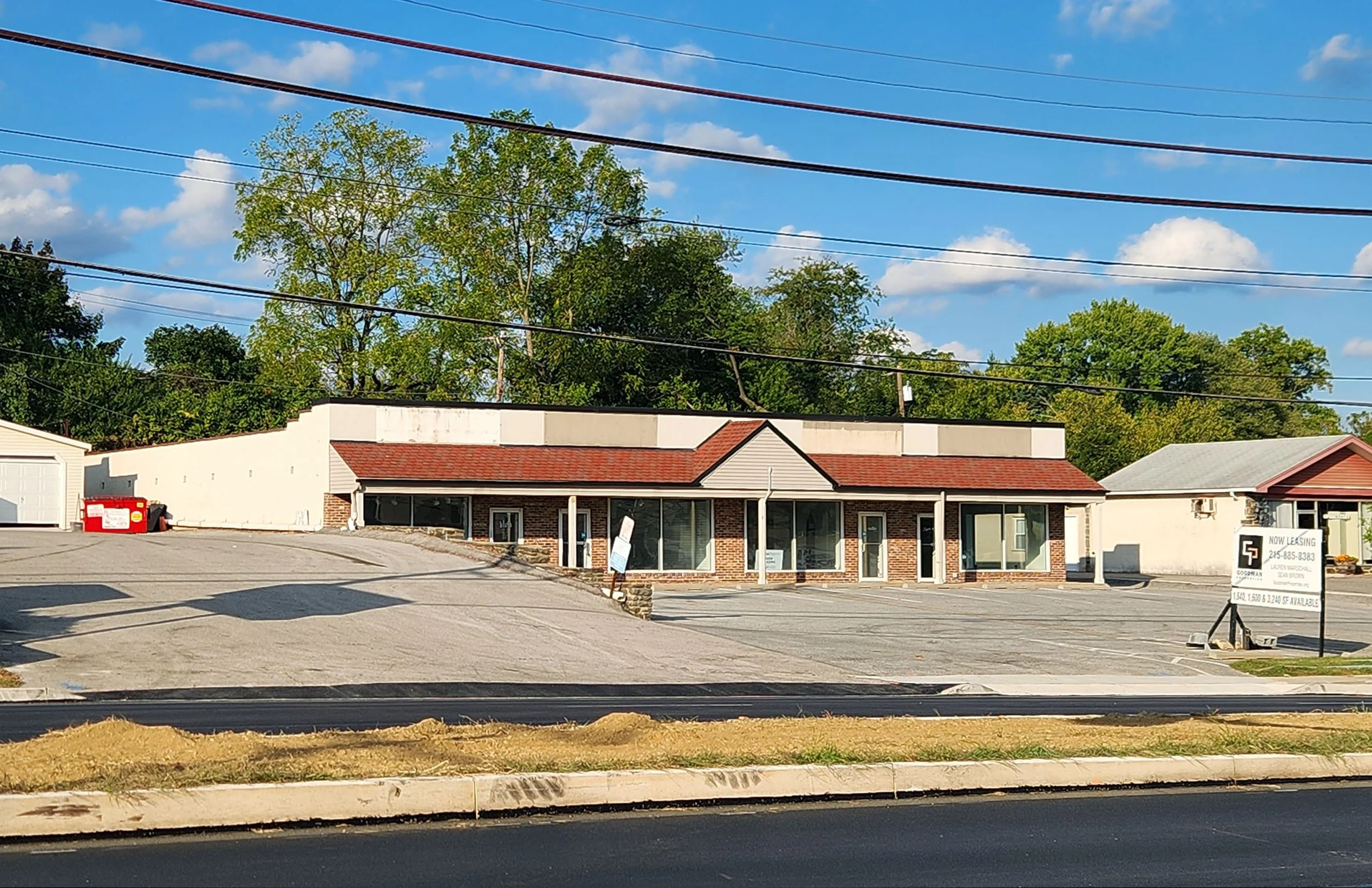 Newtown Square- EX Photo