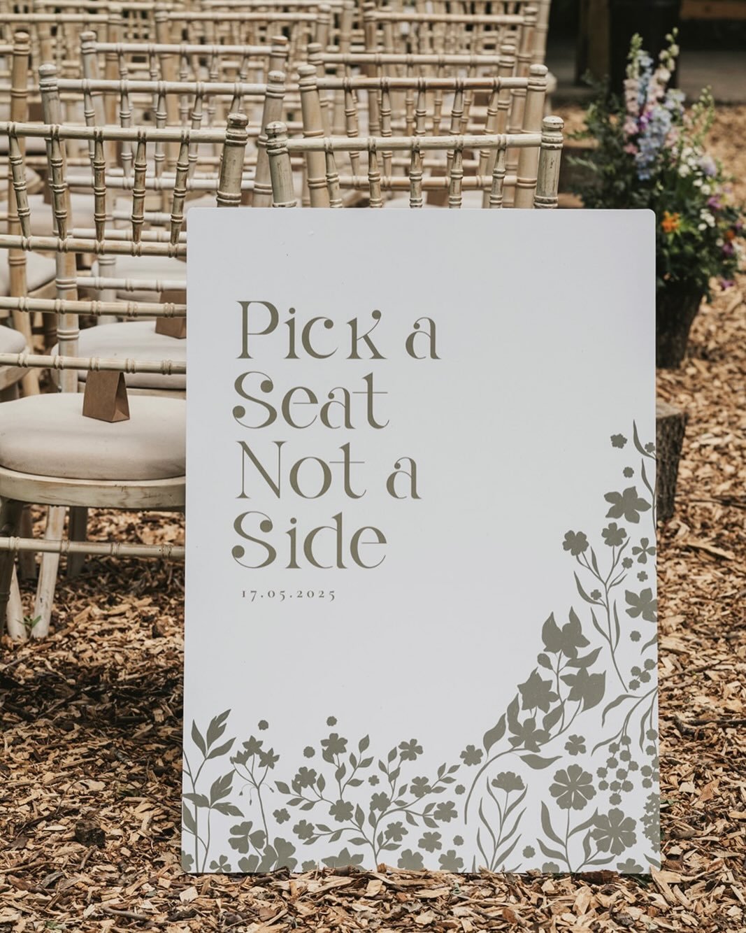 Wedding stationery + signage design from a wedding last summer 🌞🍃🤍