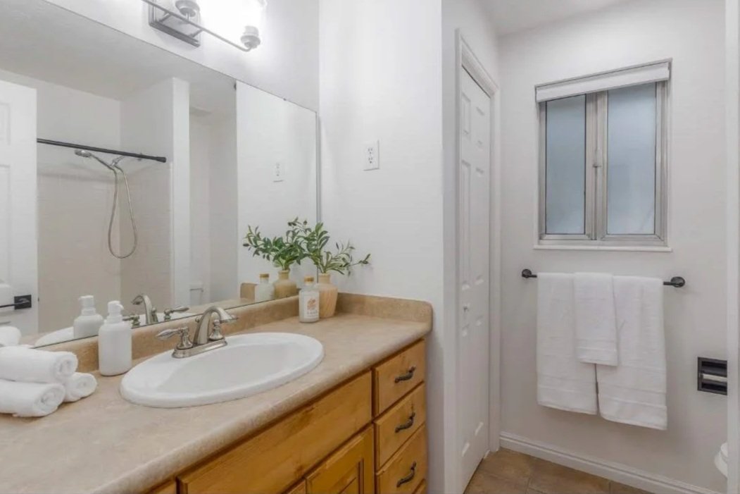 Bathroom drywall repair and painting