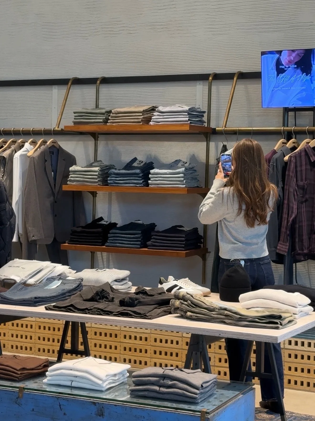 A real look into 787 this week. 💻🏙️
Blizzard in New York to 86 and sunny in Austin.
The duality of running a business in two cities.