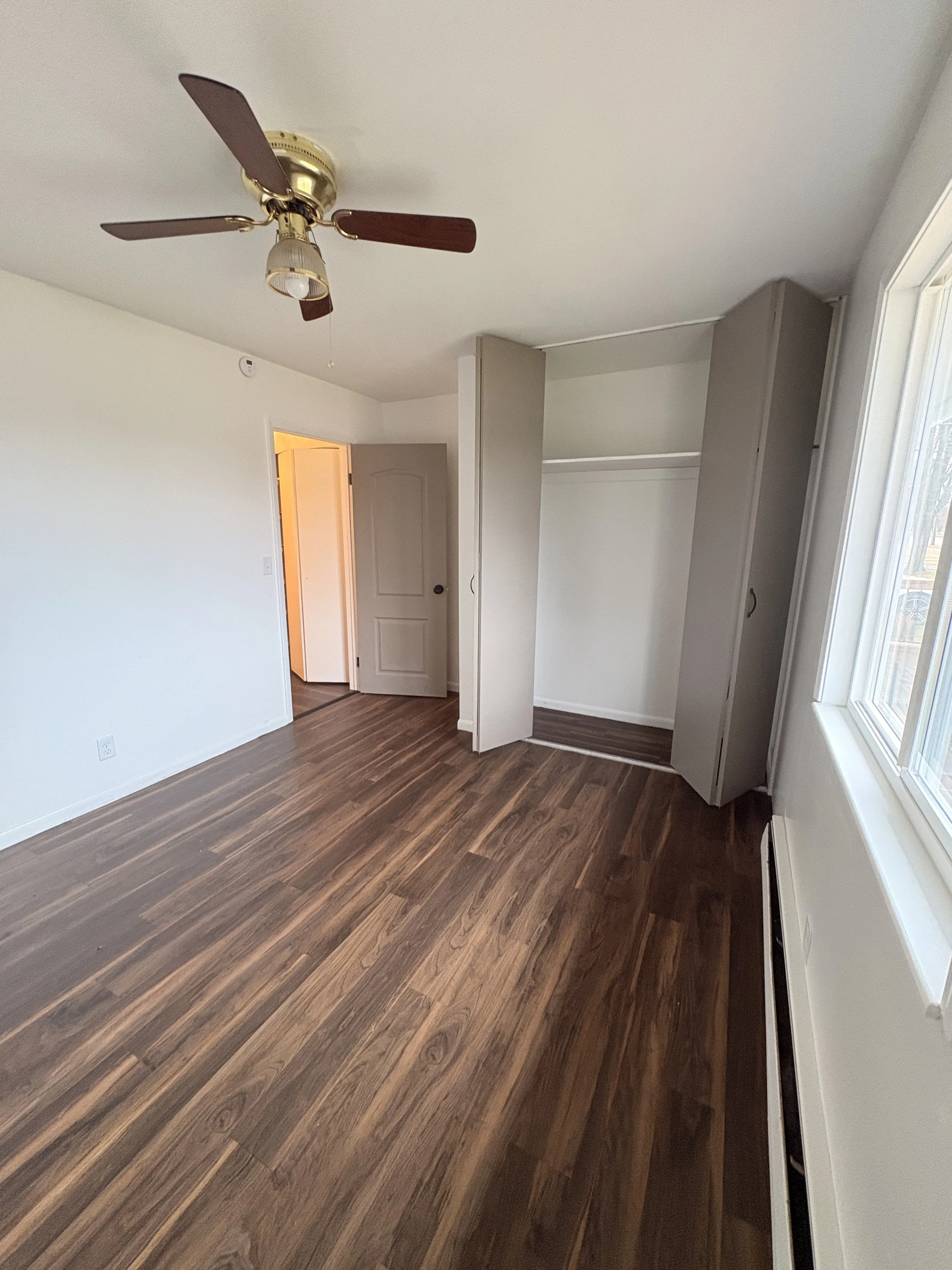  co-living empty bedroom  