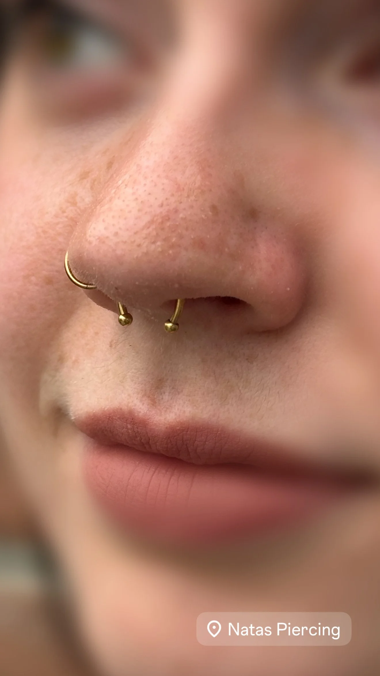 neuspiercing met septum.JPG
