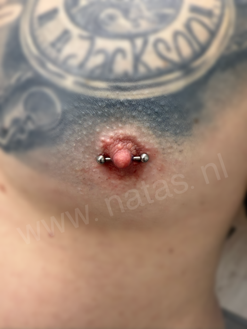 tepelpiercingman.PNG