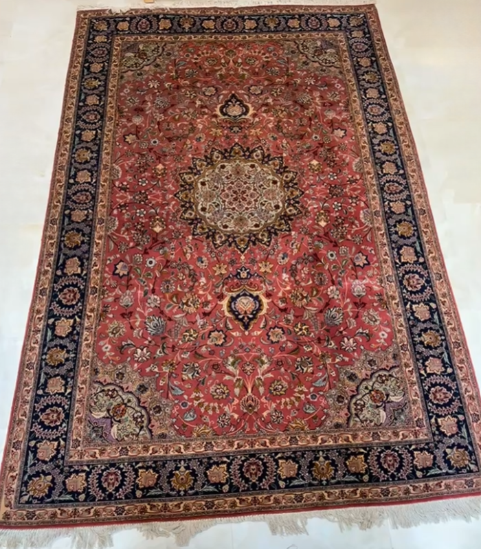 Fine Hand-Knotted Tabriz Rug – Salmon & Navy Medallion