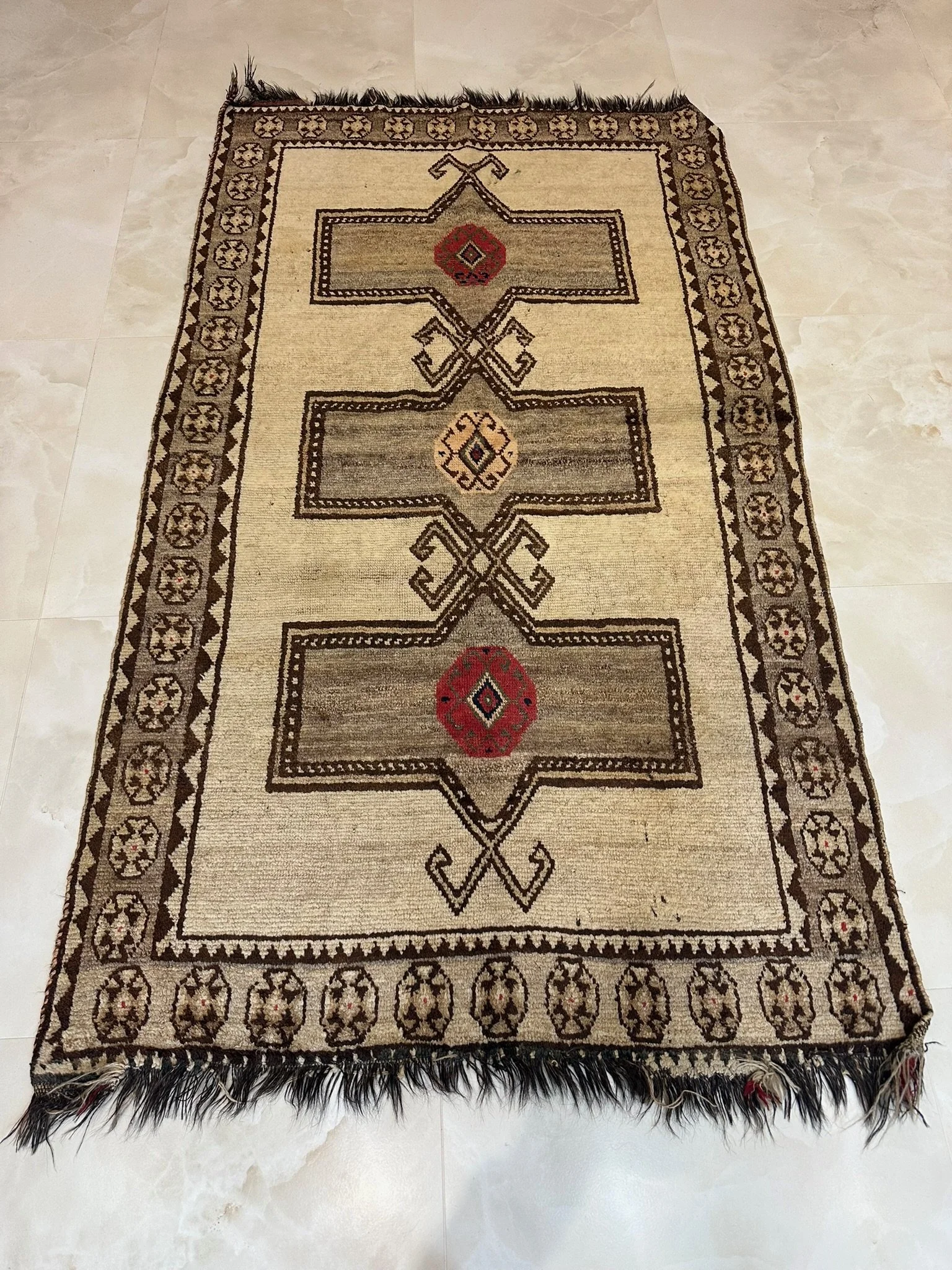 Authentic Shiraz Tribal Wool Rug – Triple Medallion Design
