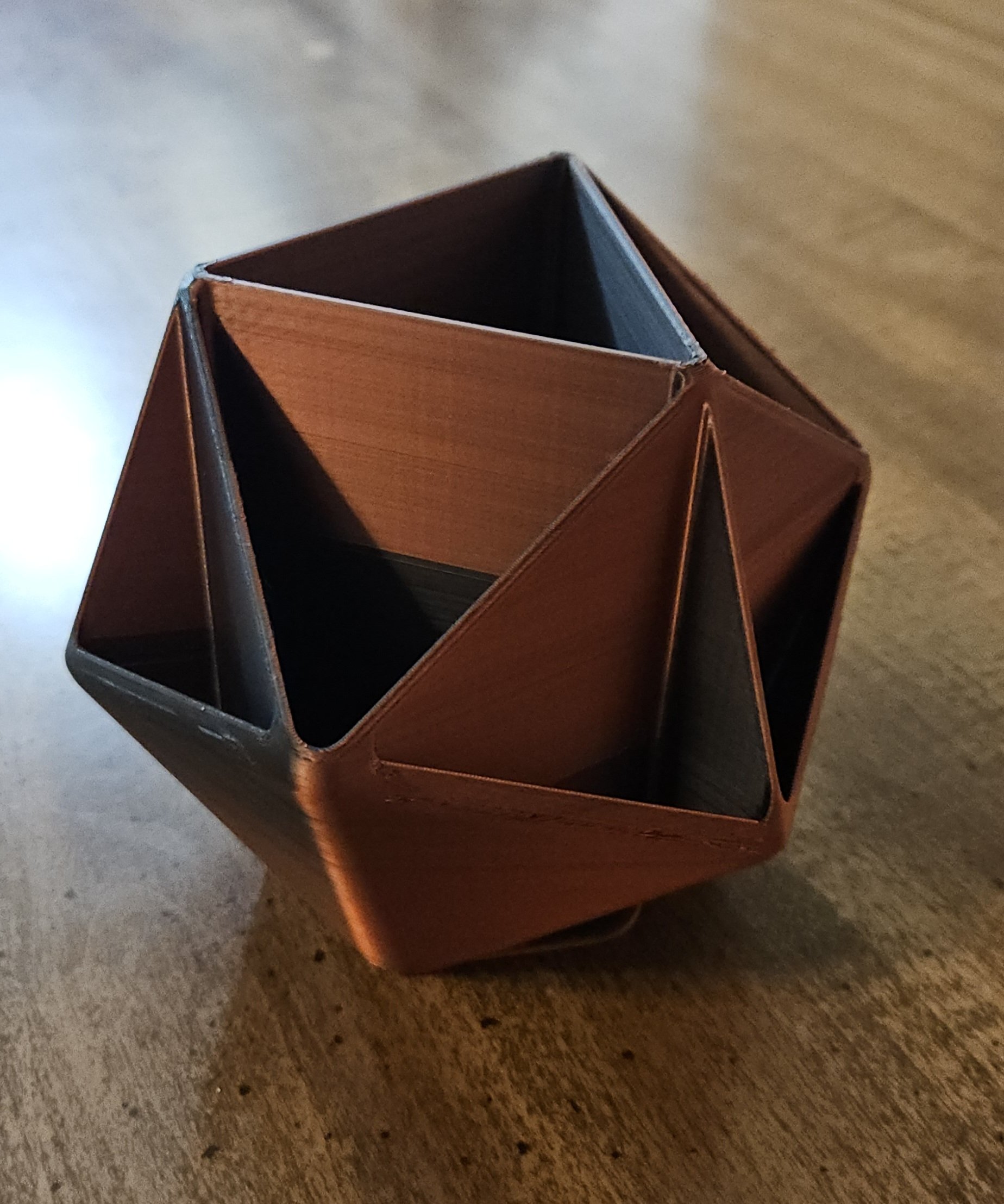 3D Printed D20 Desk Organizer