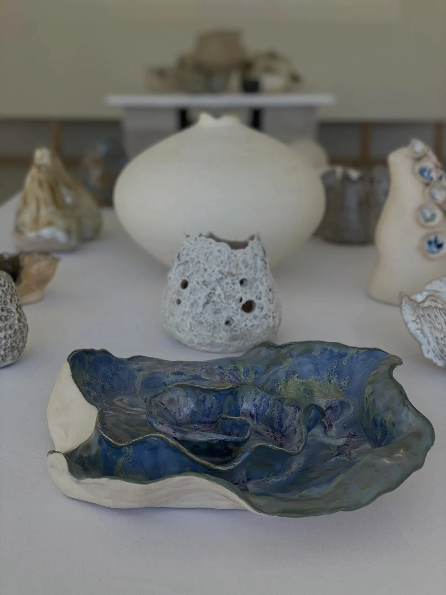 So proud to have my piece &ldquo;Atlas&rdquo; exhibited at the ceramics group show, Drift, Tide, Form, now on @phoenix_artspace 25-29 March. 

Atlas is a very special piece, reminding us that the Earth&rsquo;s is boundless and our right to belong to 