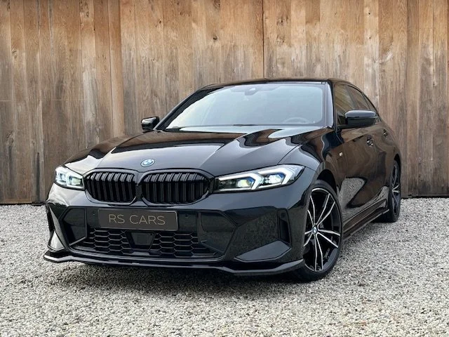 BMW 330e LCI M-sport sedan (Verkocht)
