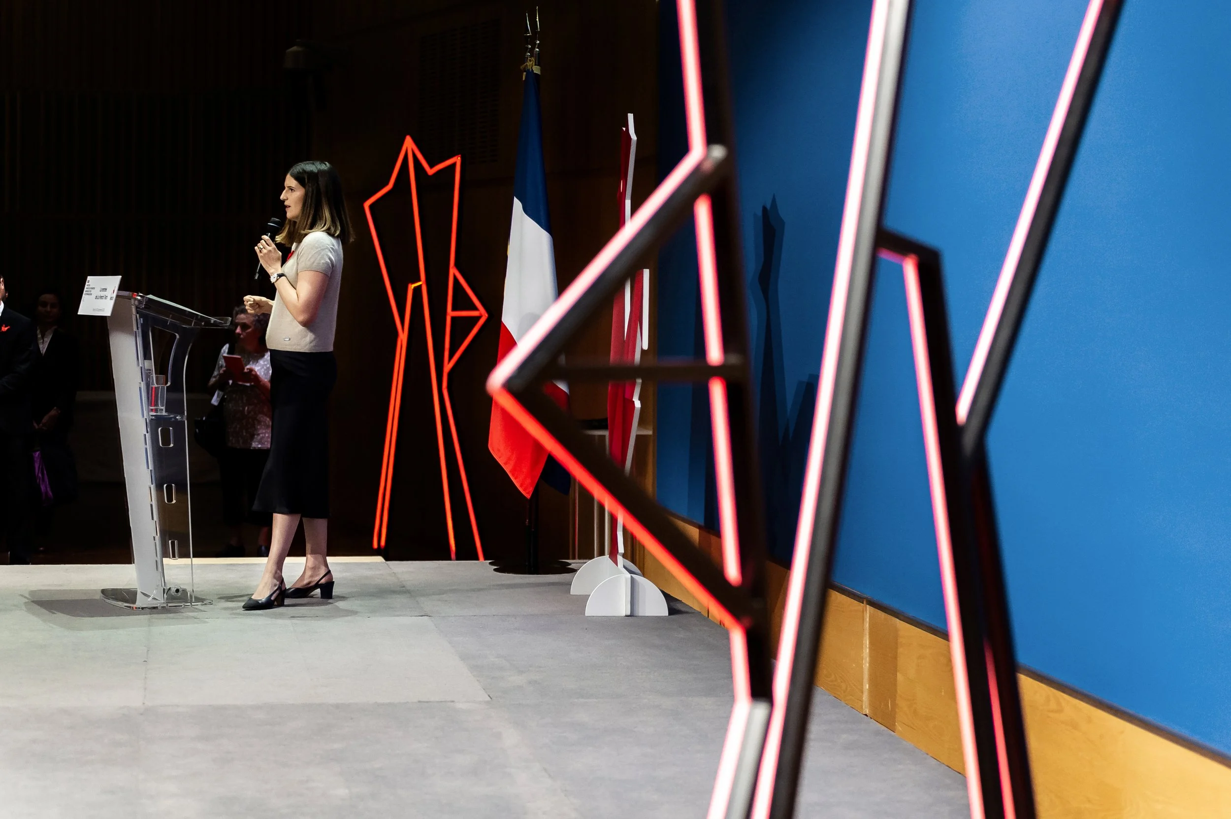 Photographe événementiel et institutionnel à Paris. Reportages ministériels, conférences, salons et entreprises. Images pro pour presse et communication.