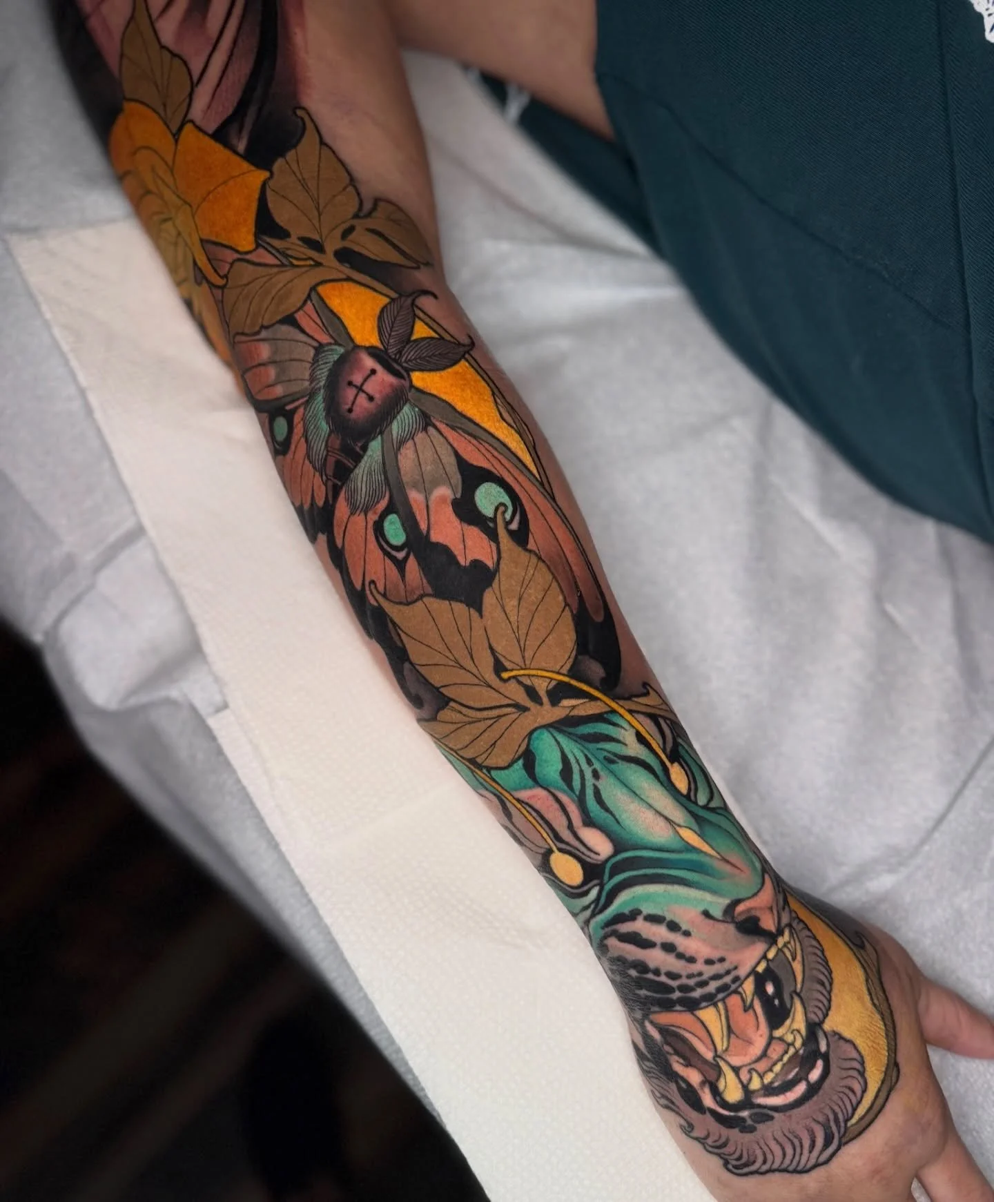 Beautiful Neotraditional done by artist and owner @rb.tattoo 🔥

#neotraditional #southflorida #florida #floridatattooartist #tattoo