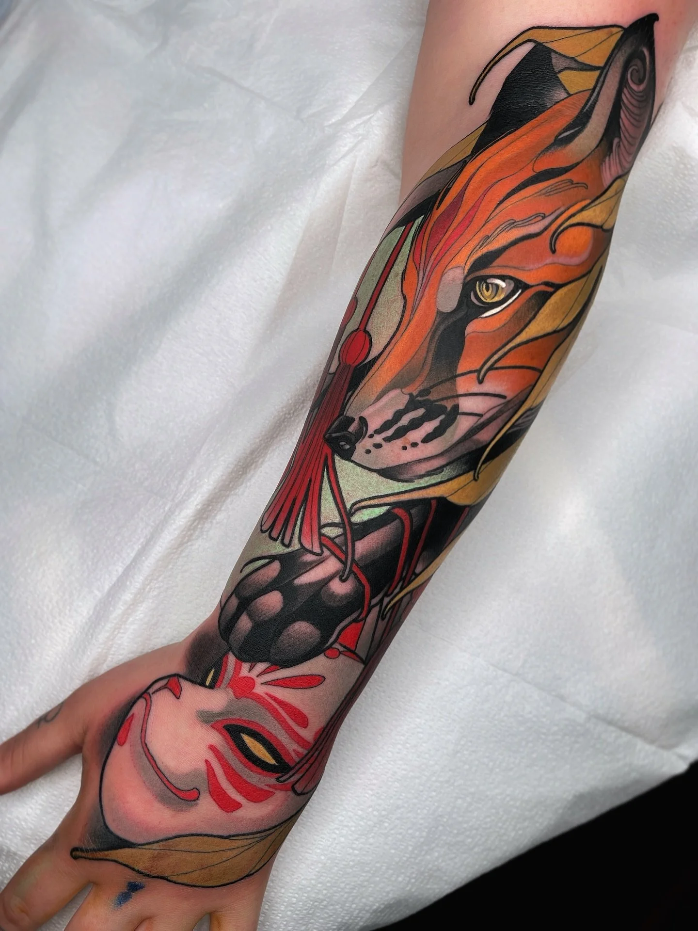 Fox &amp; kitsune mask 

@industryinksusa / @hustlebutterdeluxe 
⁣.⁣
.⁣
.⁣
.⁣
.⁣
#colortattoo #neotraditionaltattoo #floridatattooartist #colortattoo #westpalmbeachtattoo
