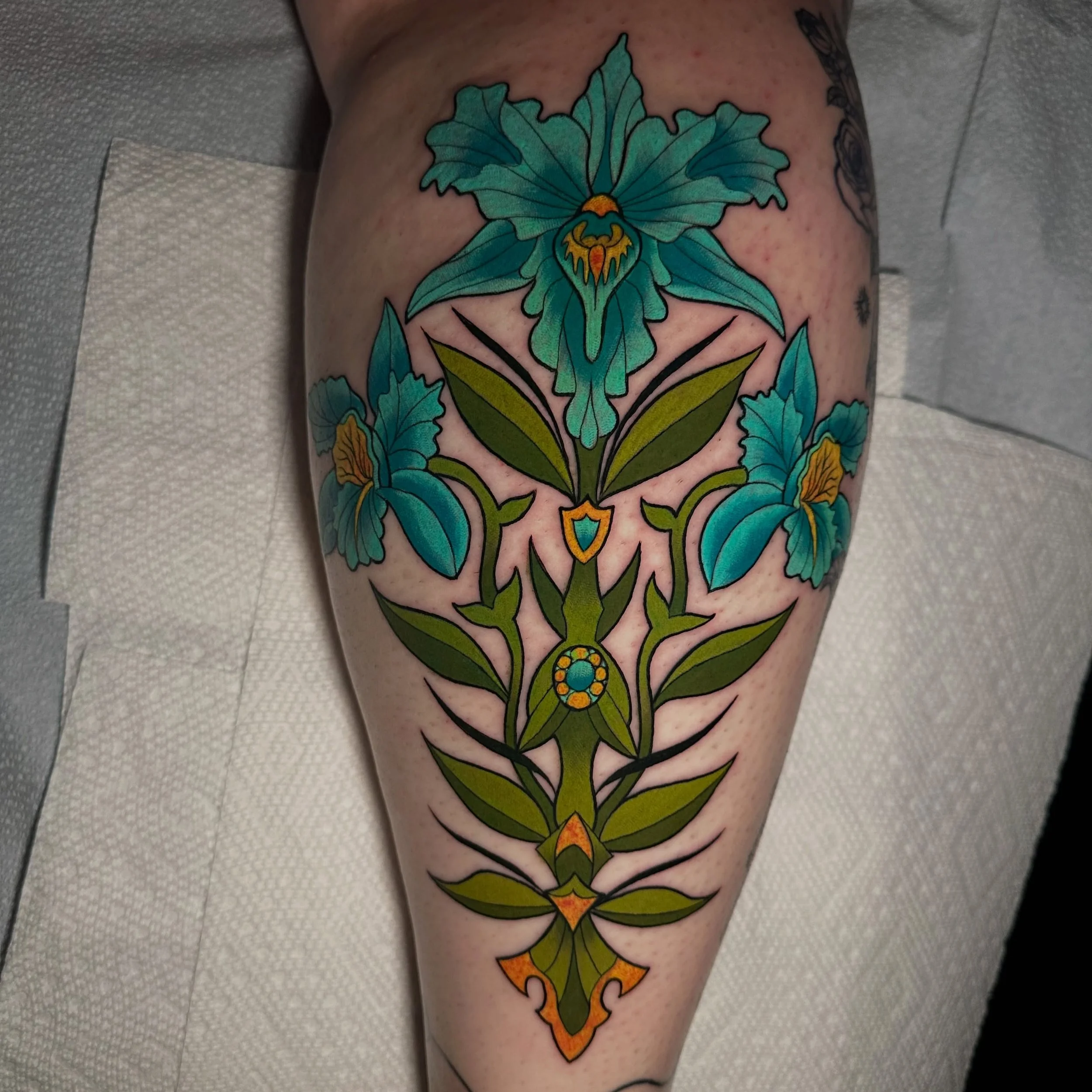Decorative Flowers 💐 
( Original Design ) 

Find me at 📍 @twistedtunatattoo 
inbox for Appointments 📥