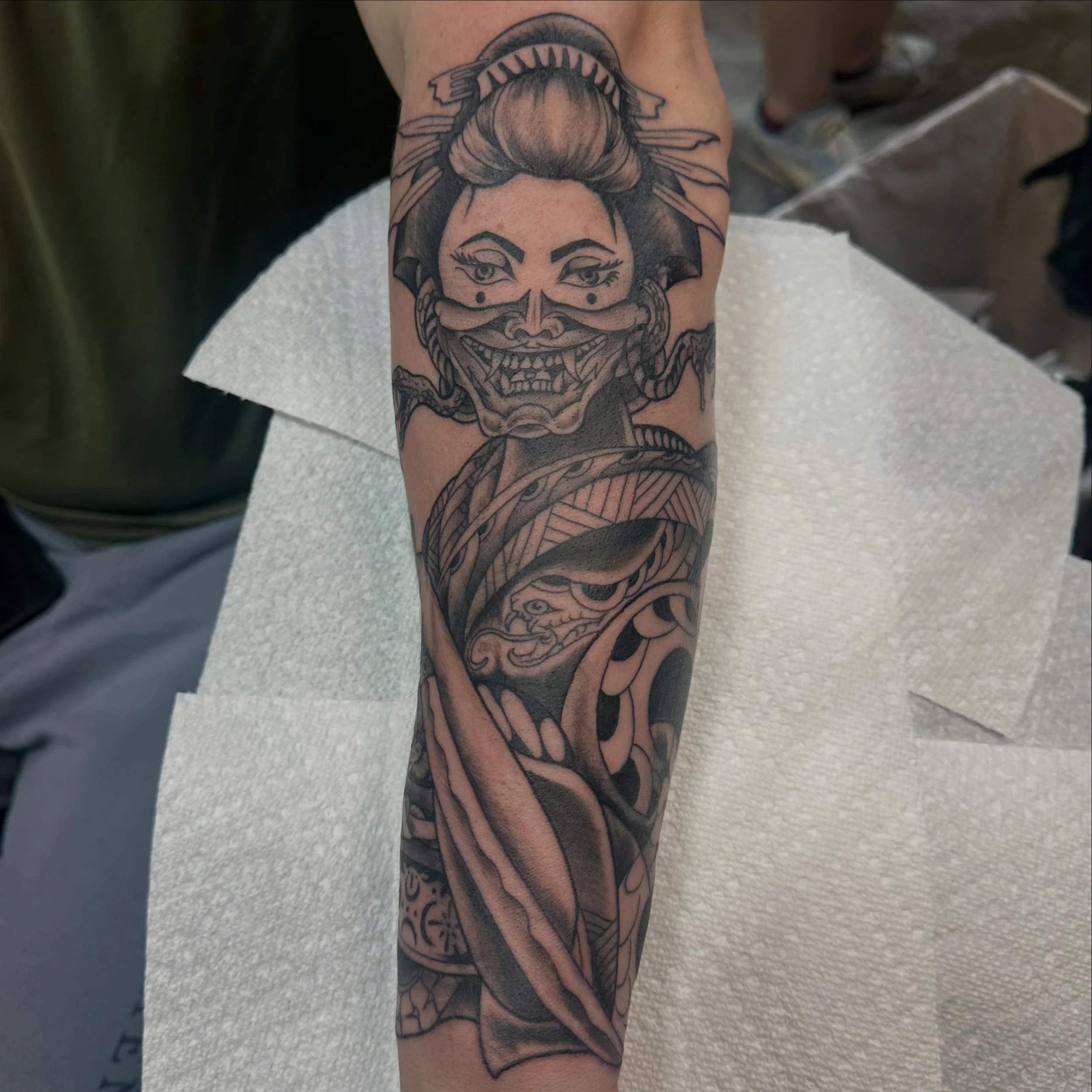 The Geisha🎎 &hellip; (Custom Design) 

Done by @tatulebsterpabon ✍🏾

Find me at @twistedtunatattoo 📍

#lakeworthbeach #westpalmbeach #lakeworthtattoo #westpalmtattoo #southflorida
