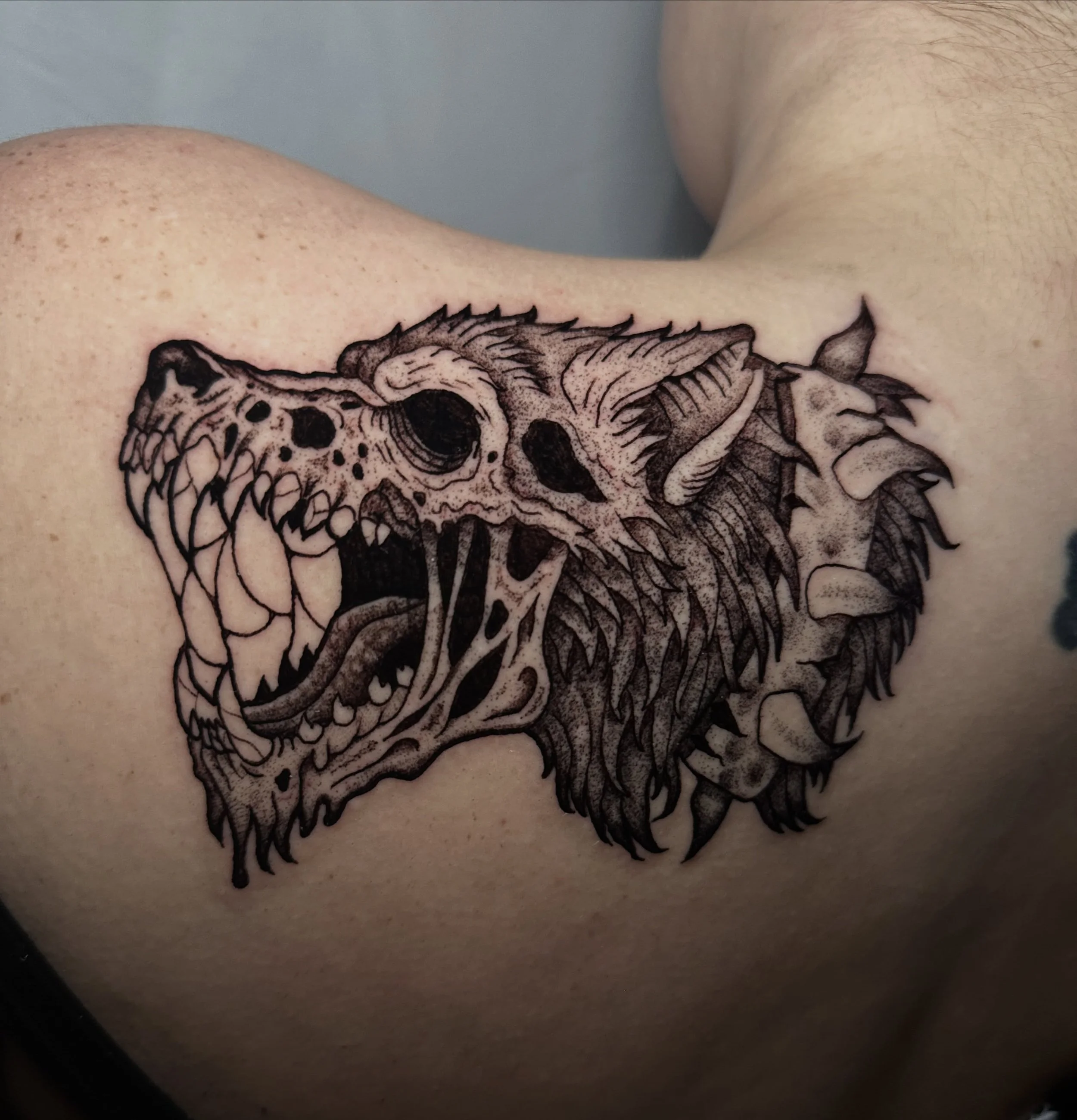 Zombie wolf tattoo from my flash. Love doing flash pieces and always hook it up when you want em!

#tattoo #tattoos #wolftattoo #tattooartist #blackworktattoo