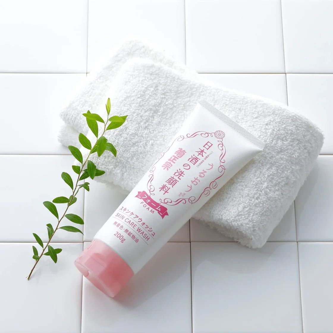 P-4-KKM-SKE-FW-200-Kikumasamune_Japanese_Sake_Face_Wash_200g.webp