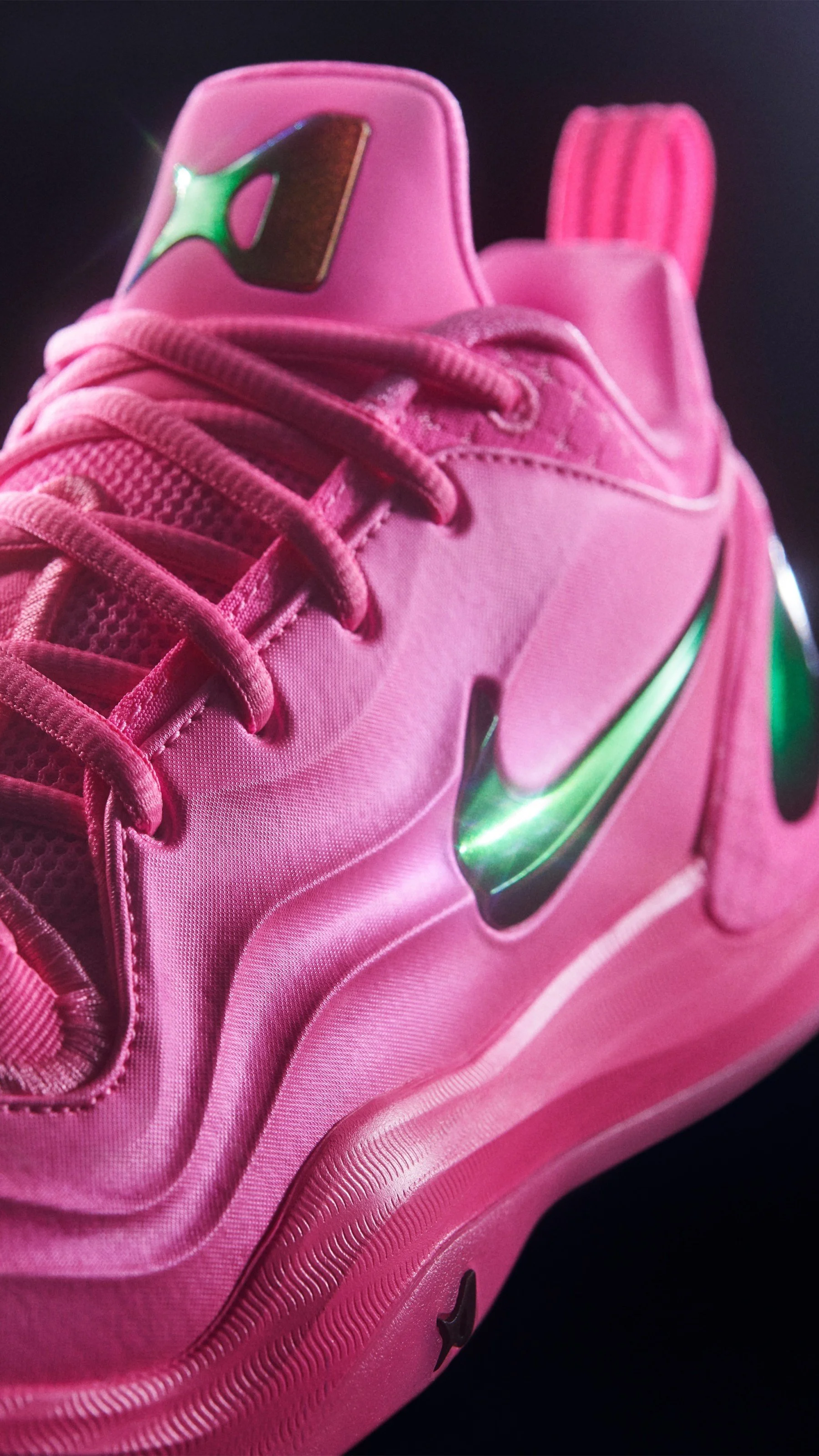 009_nike-atwo-apink-shoe-2.jpeg