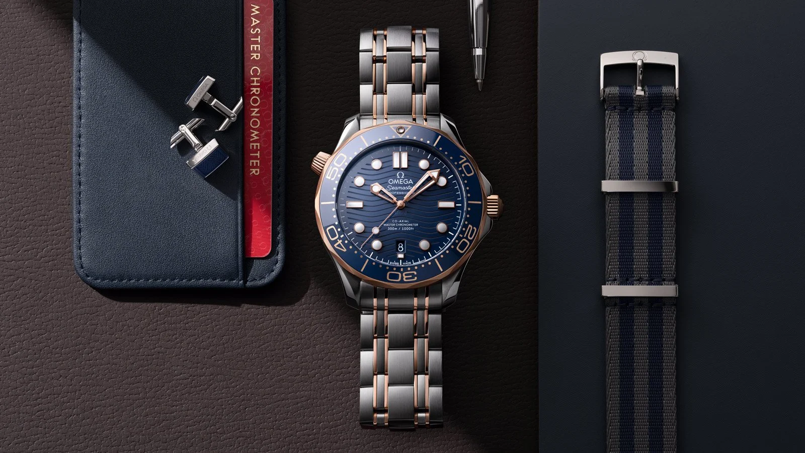 Omega Seamaster Diver 300M Luxusuhr mit Metallarmband, Ersatz-NATO-Armband und Manschettenknöpfen