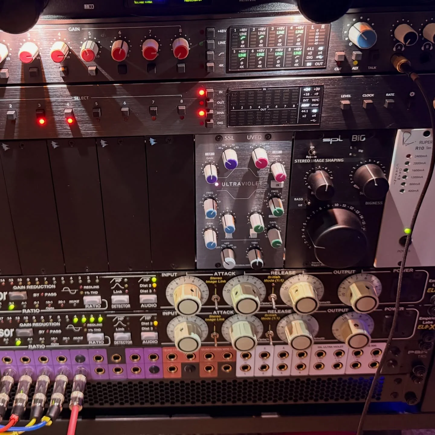 Just added the @soundperformancelab Big 500 for outboard mix bus stereo width, and two @empiricallabs Distressor El8x&rsquo;s compressors to the rig! Up Next is BAE 1073 Mic Pre coming soon.