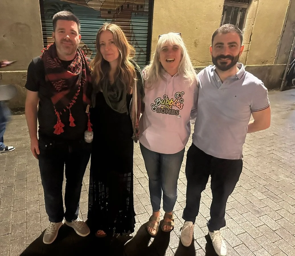 This evening, we were thrilled to meet with Issam Hijazi, founder of UpScrolled and @paulbiggar, founder of @techforpalestine ahead of our Bubbles Not Bombs talk at the Tech for Palestine Conference at Barcelona, 11th April 2026 for the launch of the