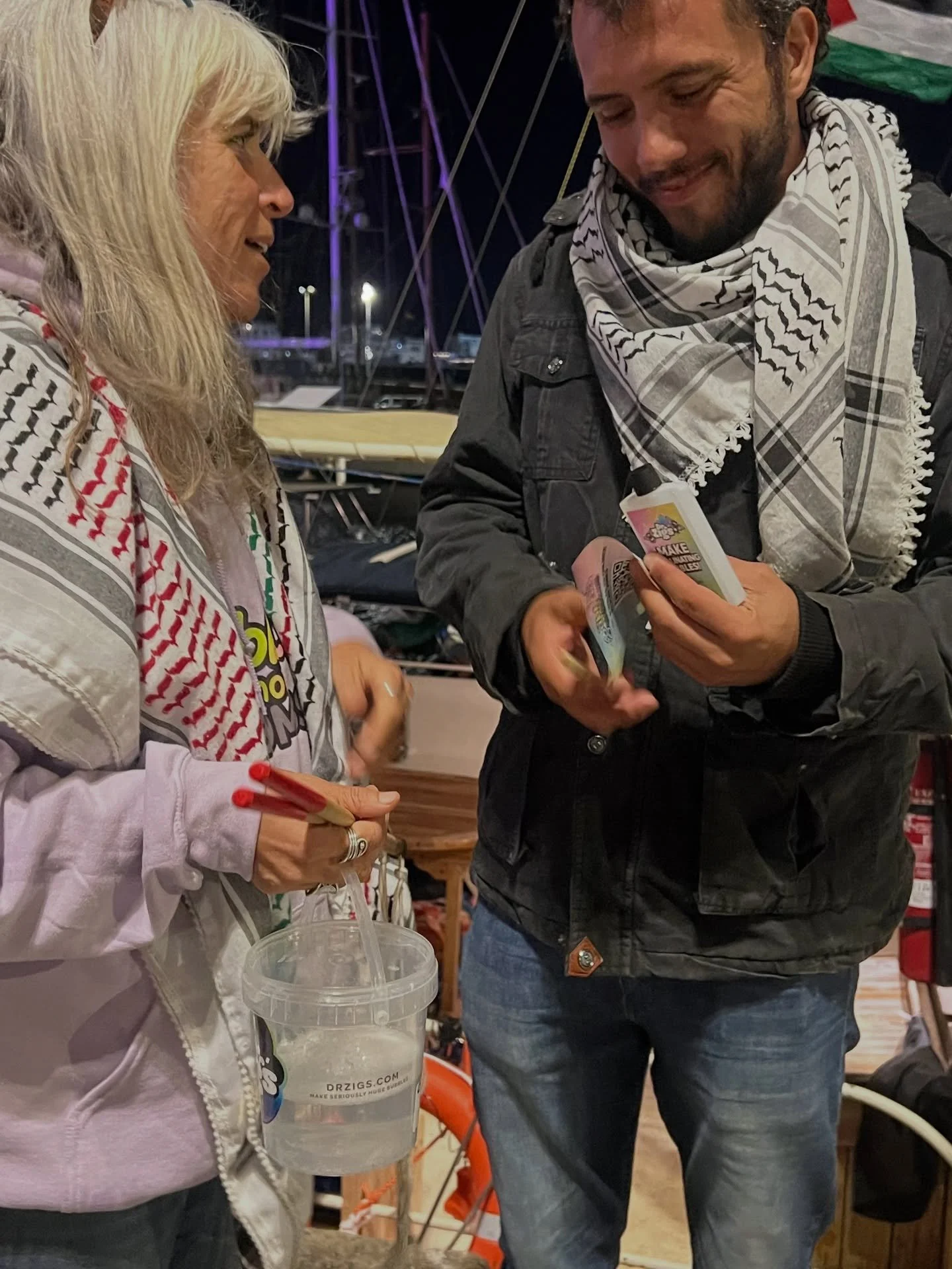 When the community for justice comes together the support is unbelievable. 

On the day of the launch of Bubbles Not Bombs we were delighted to give our pollinating bubbles to @thiagoavilabrasil to take onboard the Global Sumud Flotilla to Gaza.

&ld