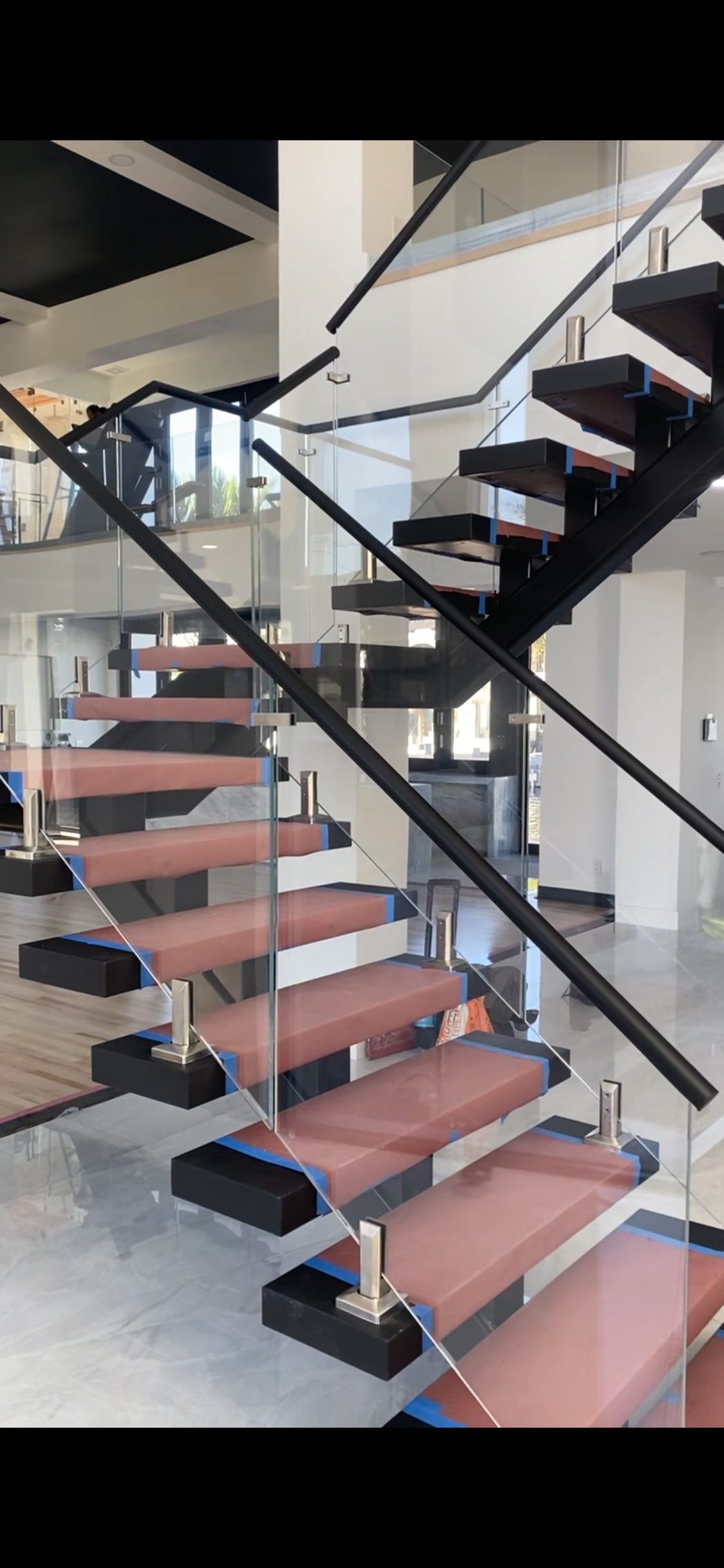 Modern Floating Glass Staircase