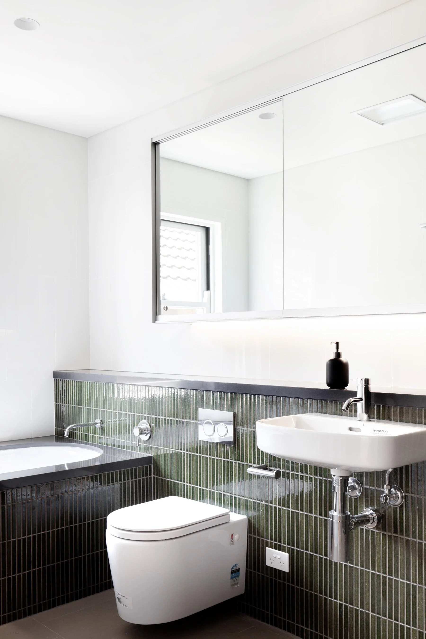 Green Bathroom 4.JPG