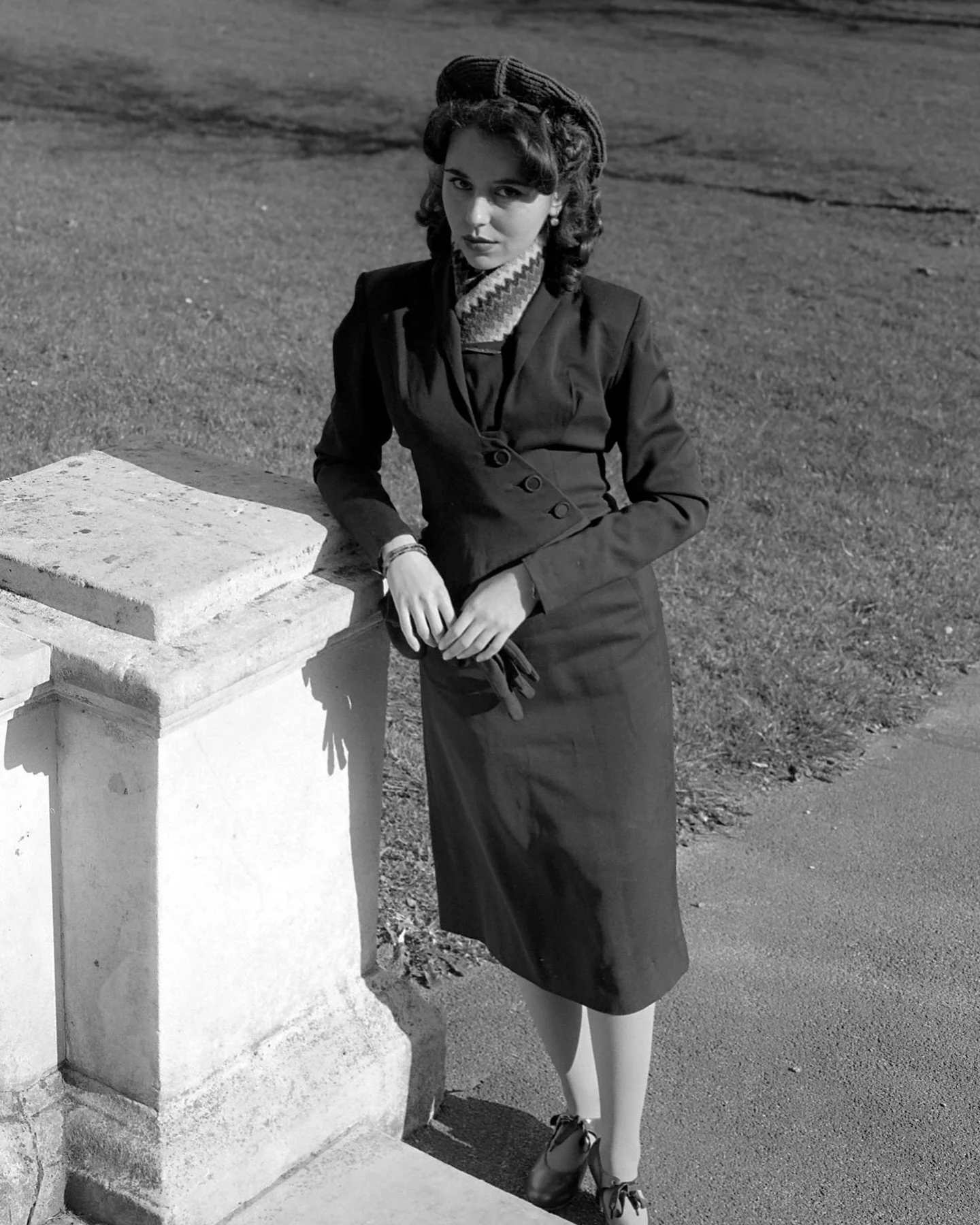 Some pictures taken by @markg27 on a spontaneous shoot 🙃😁😁
I&rsquo;ve missed doing shoots like this so now that the weather is warming up (sort of😭) I can&rsquo;t wait to do more 
-
-
-
-
#vintagefashion #vintage #vintagestyle #1940s #1950s