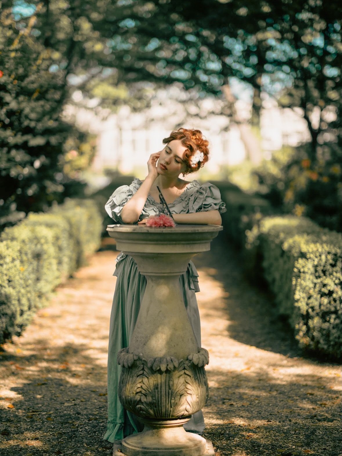 A springtime shoot with @domophotography with this dress I can&rsquo;t get enough of🤌🤌💕💕💕

I love spring so much 🥹🥹💕💕
-
-
-
#vintage #vintagefashion #historical #perioddrama #historicalcostuming