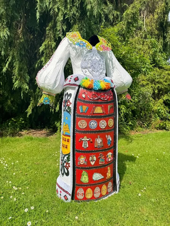Paper sculpture inspired by Romanian folk costume