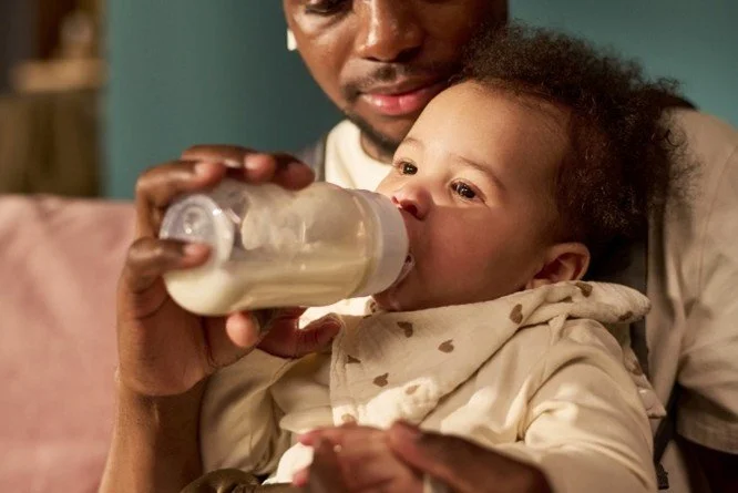 Breastmilk and Formula Feeding