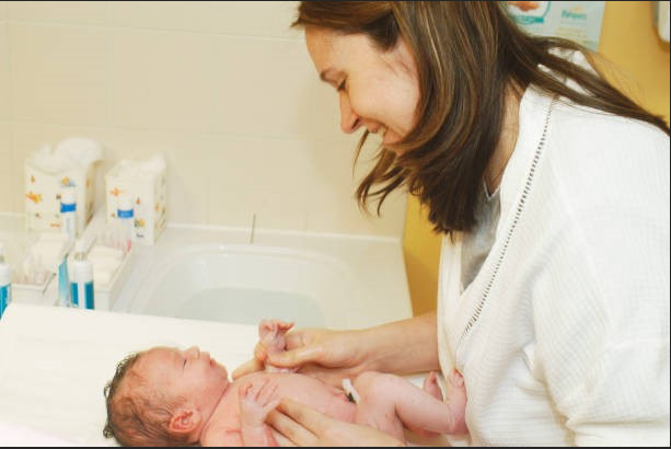 What a Newborn Care Specialist Contract Should Include Before Care Begins&nbsp;