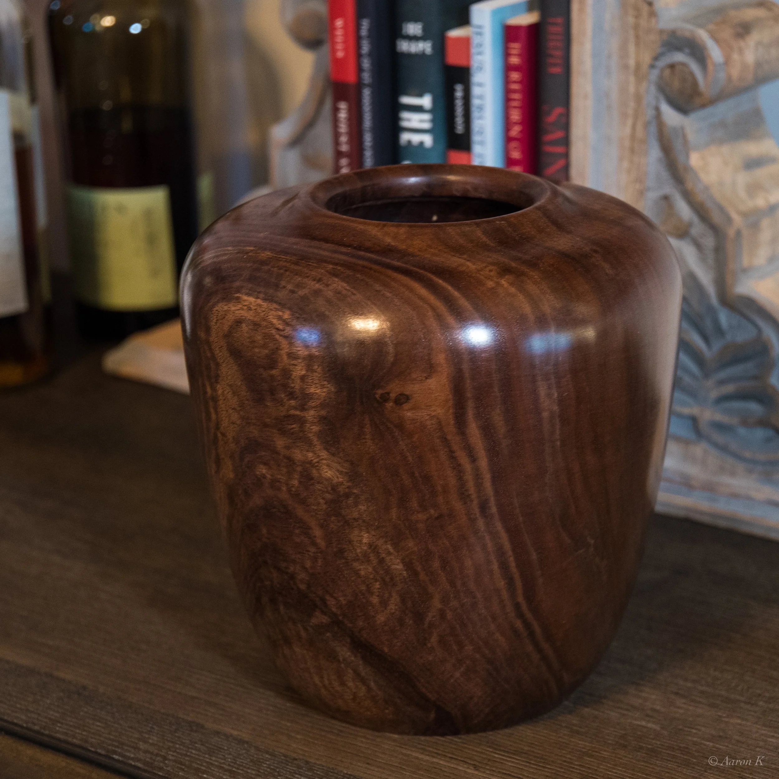 Aaron_Black Walnu Vase_2022_1_LR-1.jpg