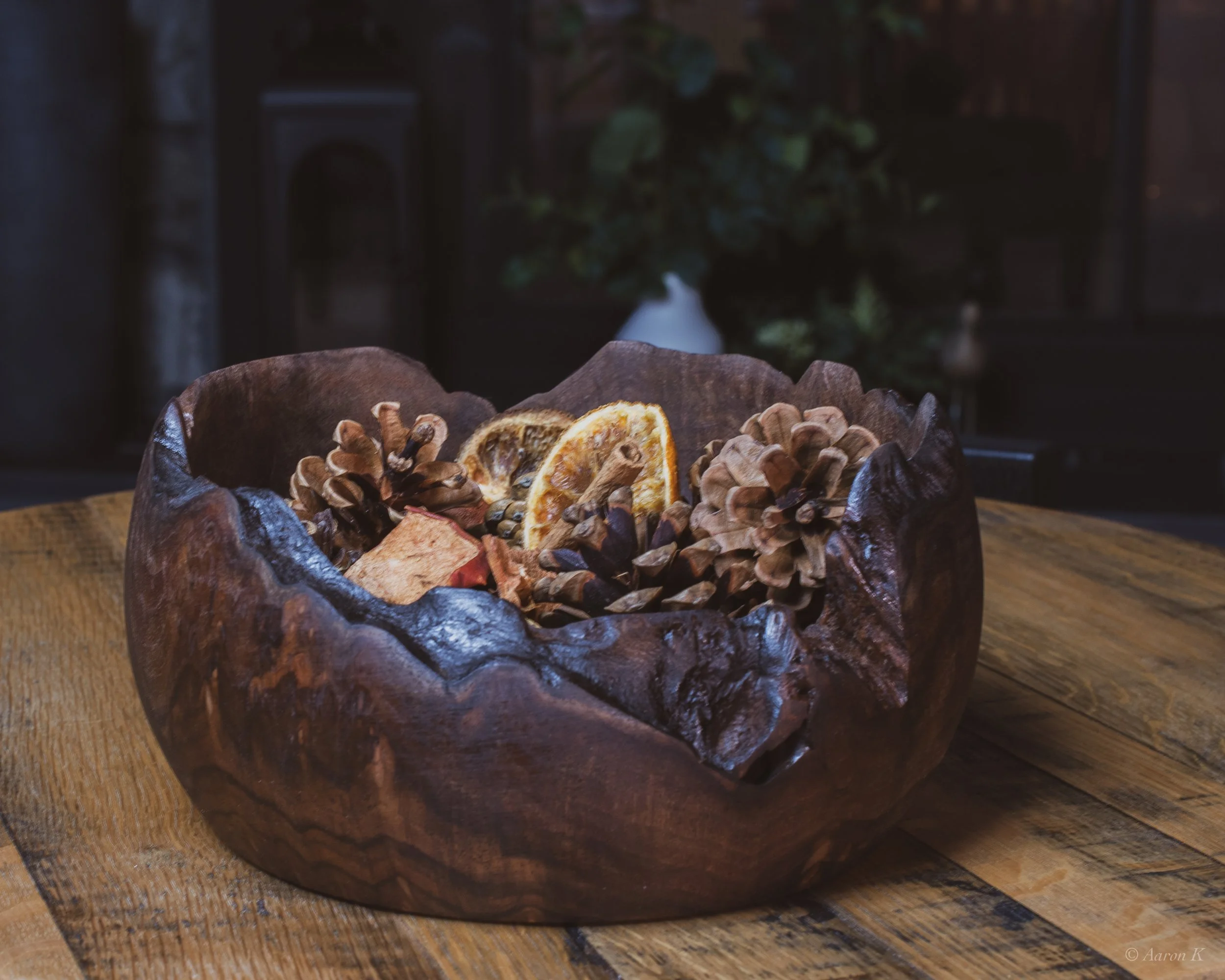 Aaron_Walnut Burl Live Edge Bowl_2022_6_LR-1.jpg