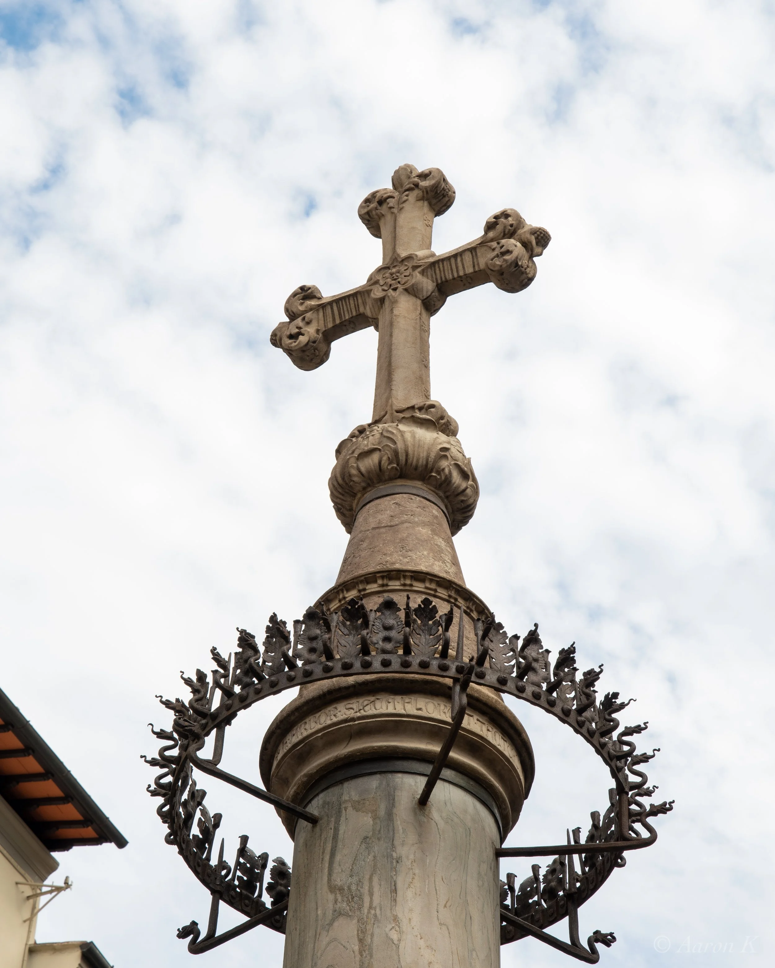 Aaron_Crosses of Italy_2022_1_LR-1.jpg