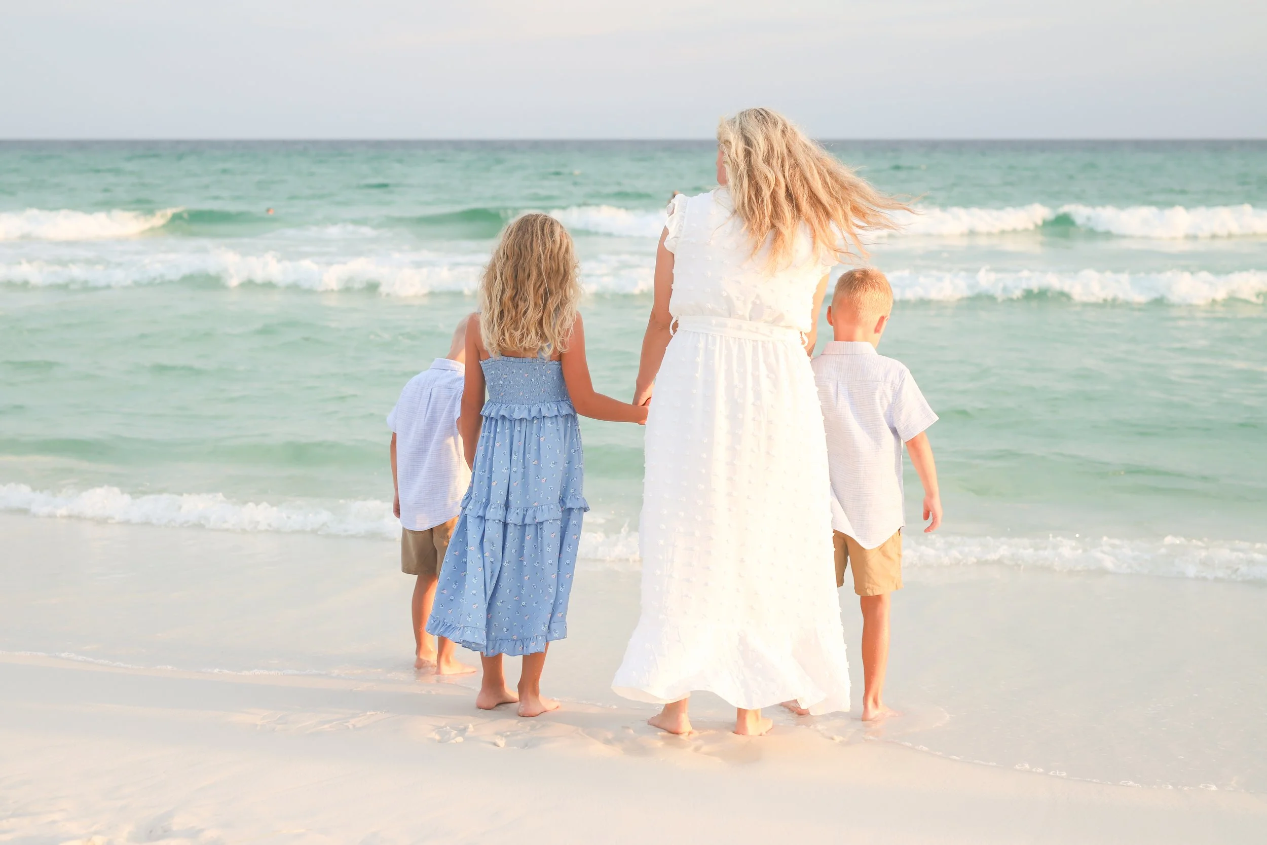 AmandaSheridanFamilyBeachSession-23.jpg