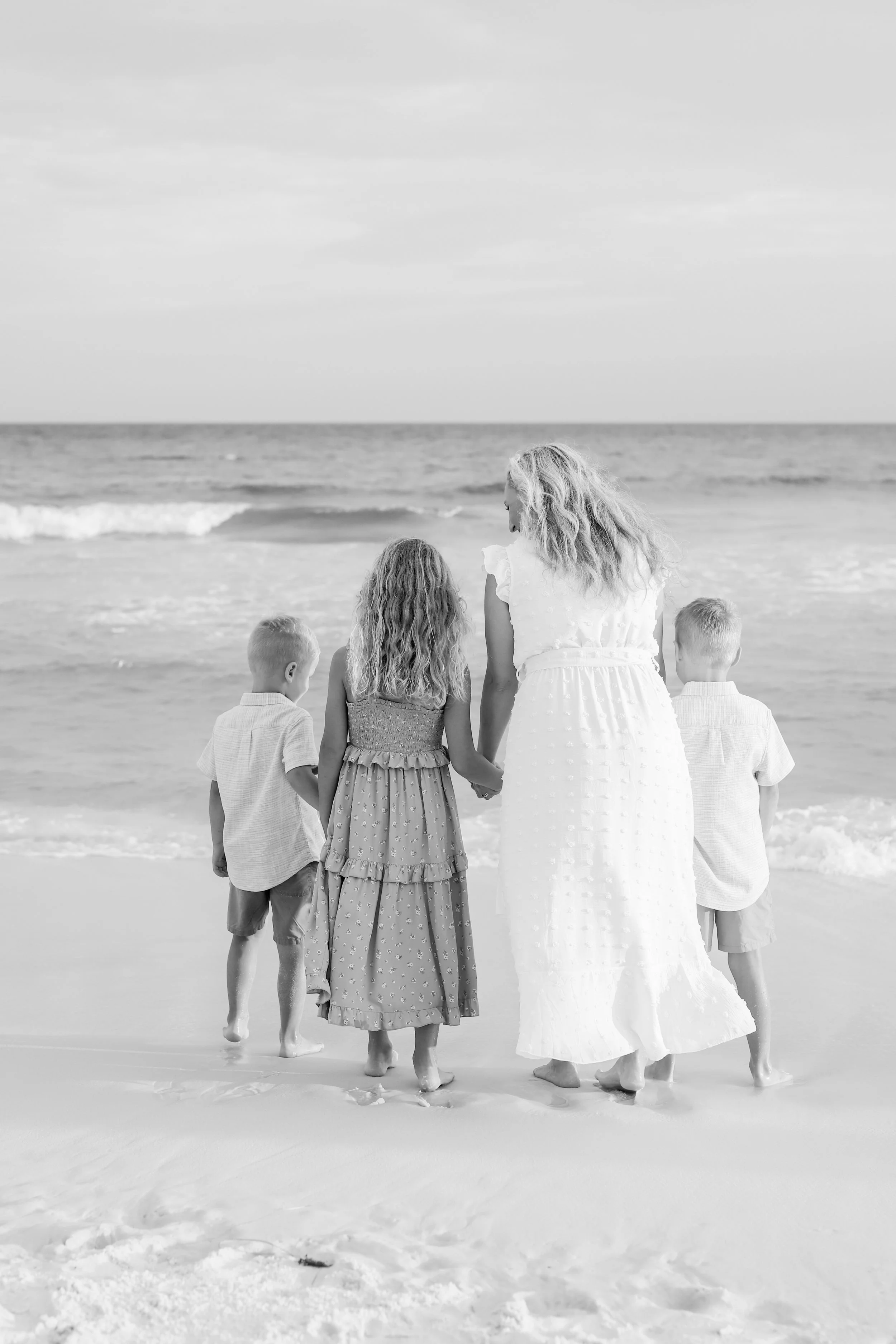 AmandaSheridanFamilyBeachSession-21-2-2.jpg