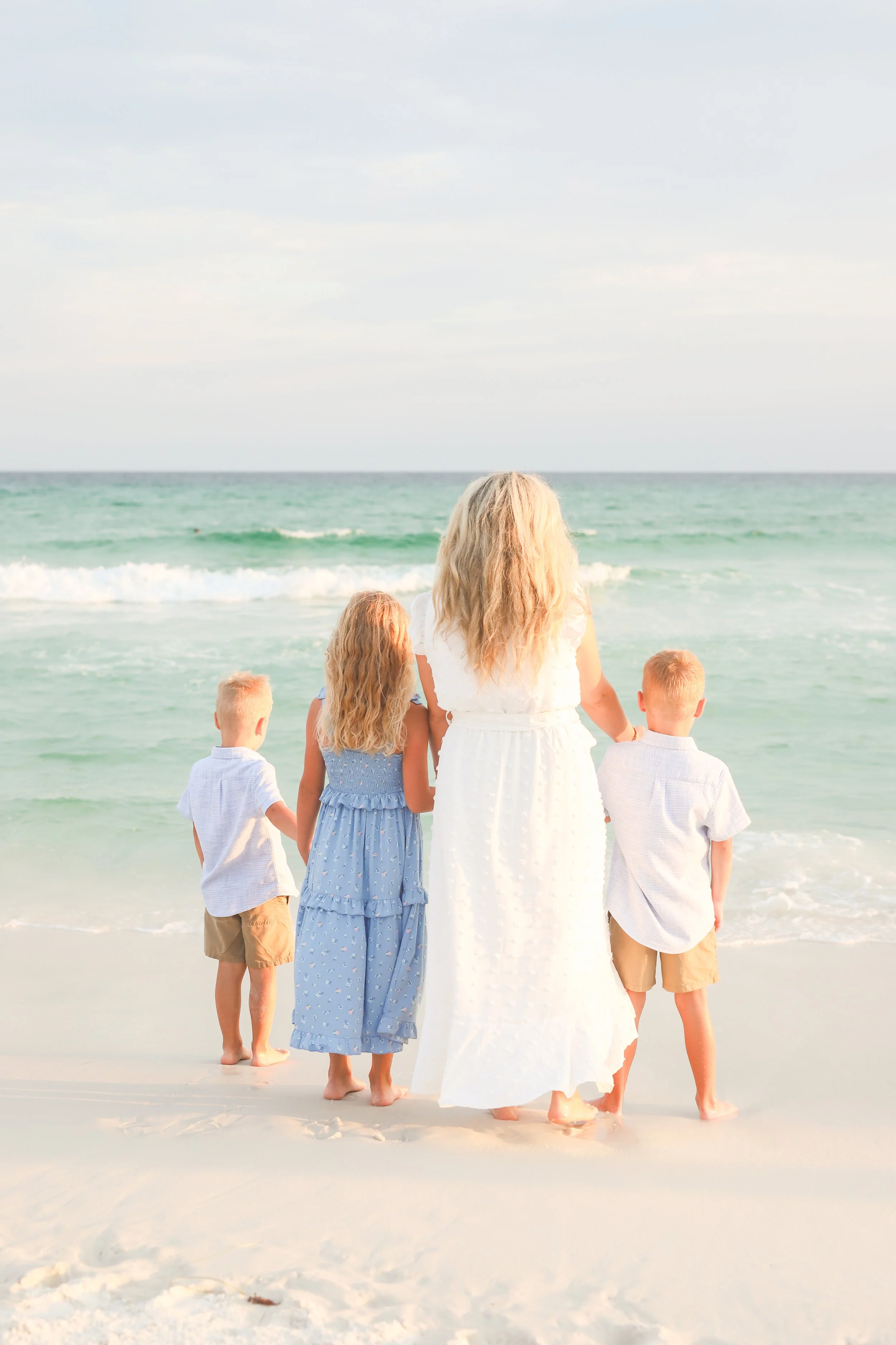 AmandaSheridanFamilyBeachSession-22.jpg