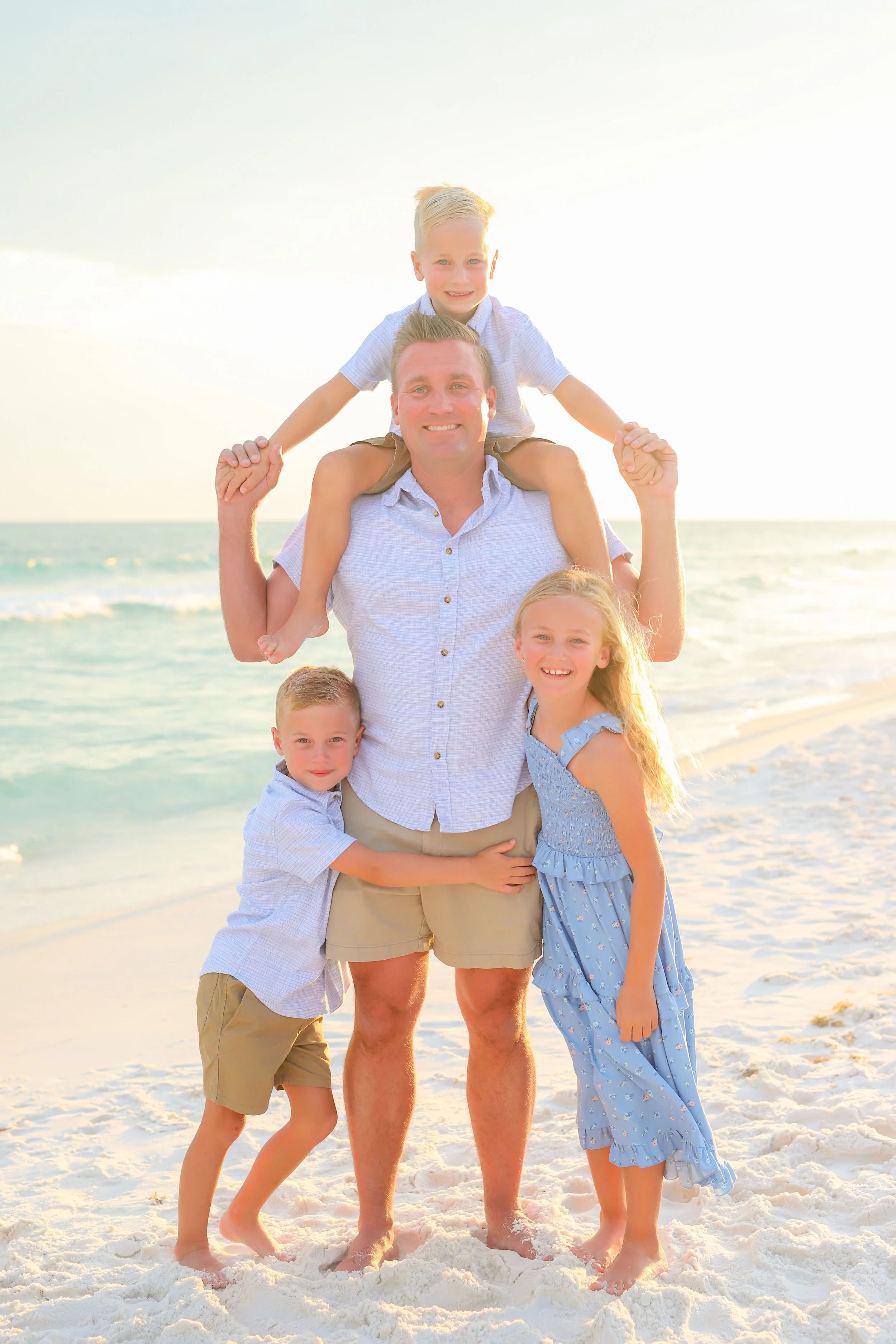 AmandaSheridanFamilyBeachSession-14.jpg